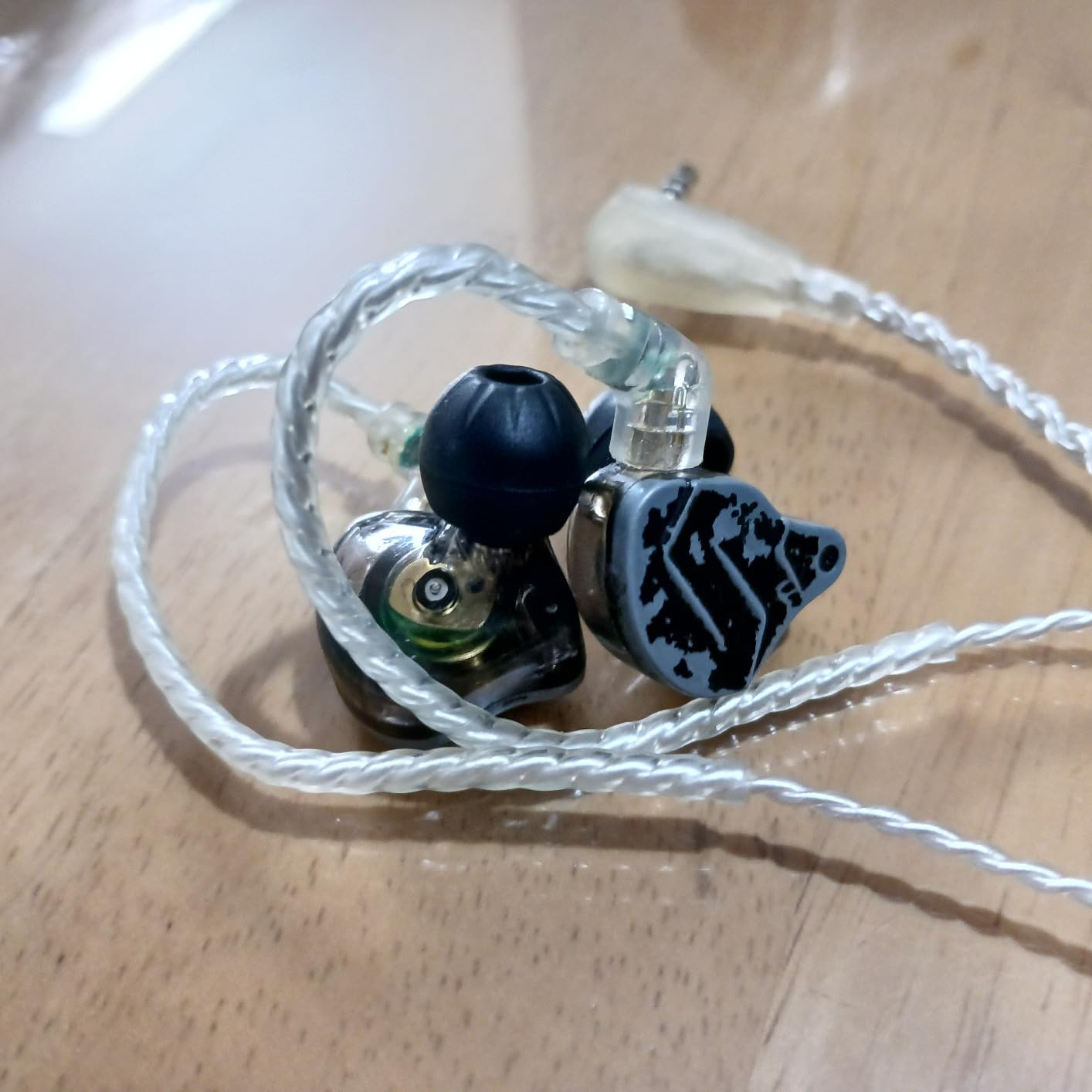 CCZ BC04 PRO in Ear Monitor Headphone, IEM for Gaming, Heavy Deep Bass Wired Earbuds in Ear Headphones,1BA 1DD Noise Cancelling Ear Buds with 5N OFC Cable for Singer Musician (with mic, Matte Black) customer photo 1