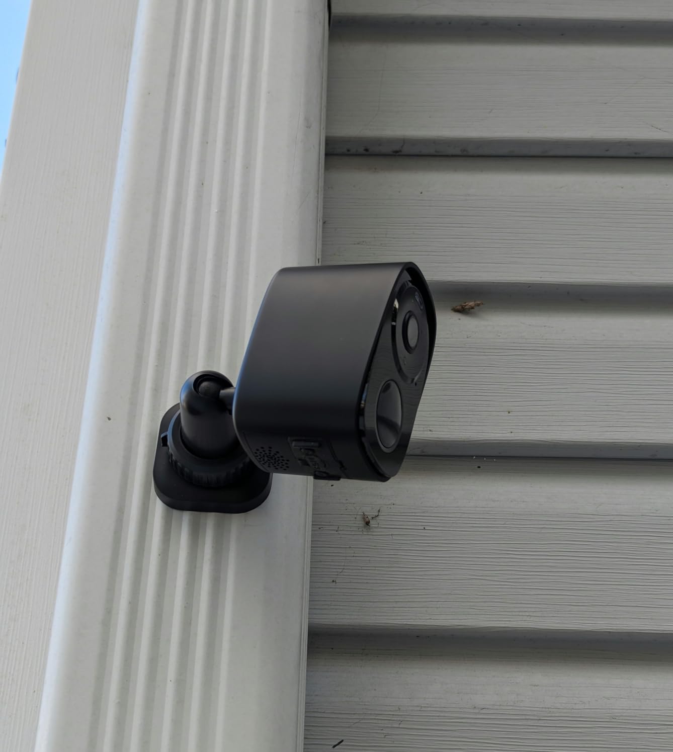 2026 Enhanced 2K UHD Security Cameras Wireless Outdoor - Free Cloud & SD Storage, Dual-Band WiFi 2.4G/5G, Full-Color Night Vision, 6-Month Battery, Motion Alerts, IP66 Weatherproof, 2-Way Talk customer photo 1