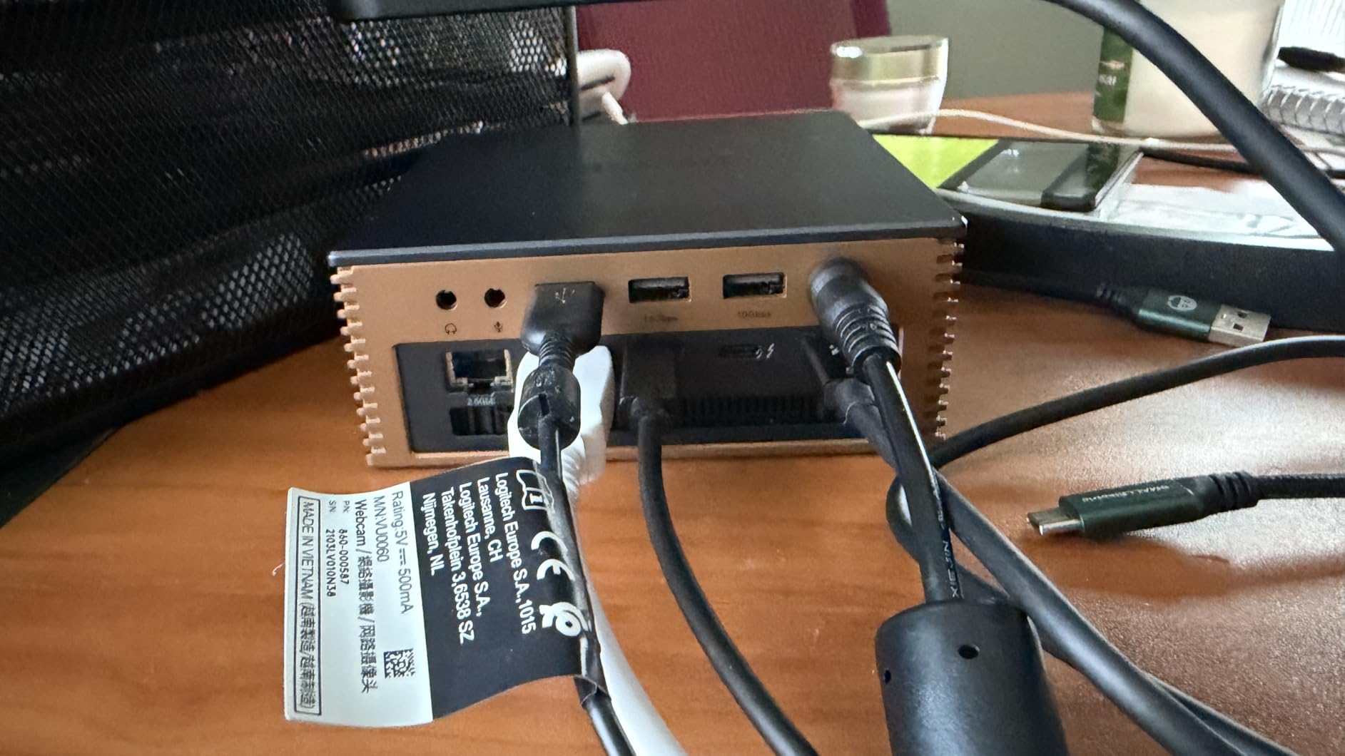 UGREEN Maxidok Thunderbolt 5 Dock Revodok 17 in 1, 120Gbps, M.2 SSD Slot, 3xTBT5, Single 8K/Dual 6K,240W Total Charging, 2.5G, SD 4.0, 3.5mm Audio Docking Station for MacBooks & Windows Laptops customer photo 2