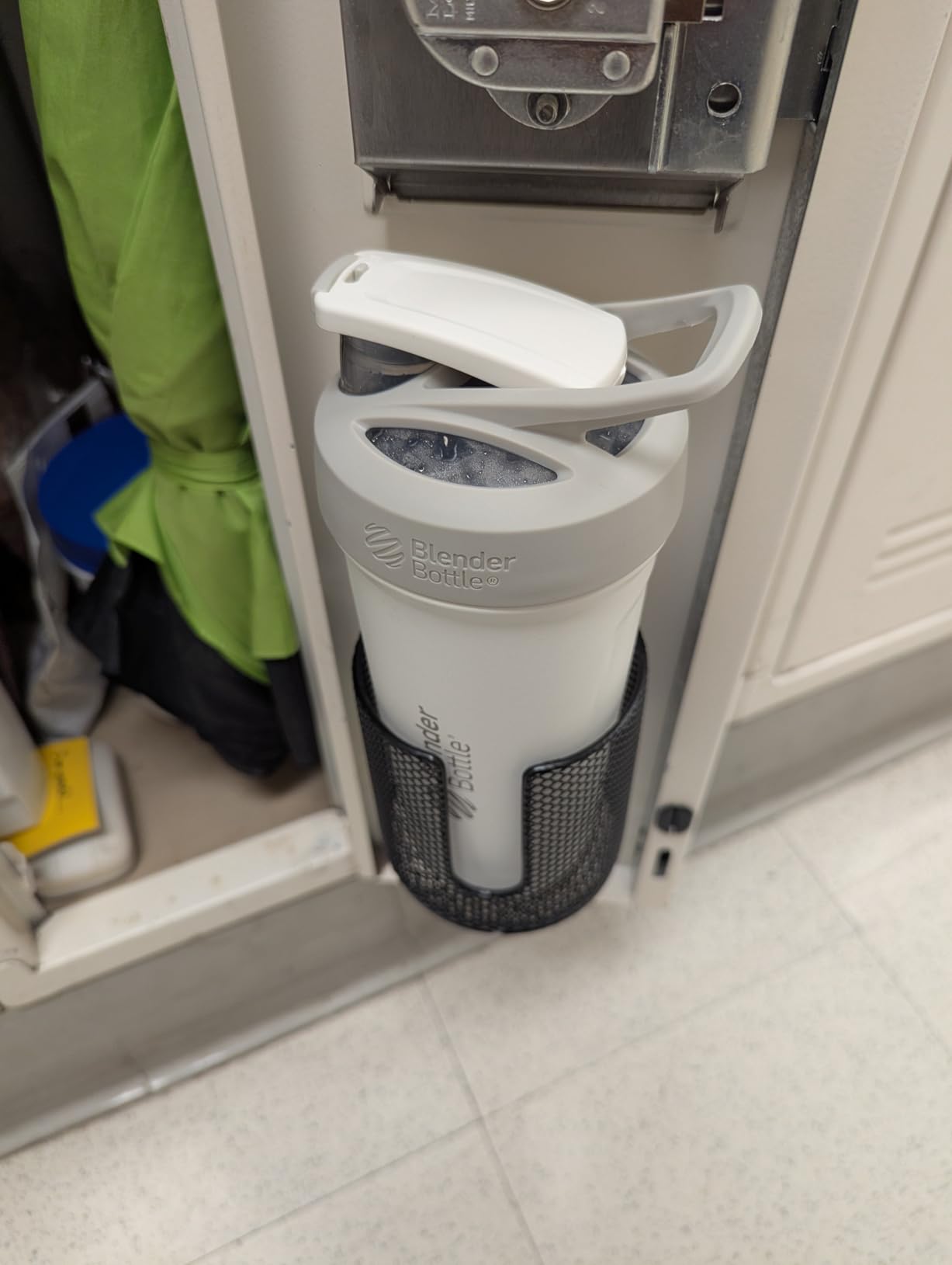 Large Desk Cup Holder, Fully Covered Anti-Spill Clip on Table Cup Holder, Office Gaming PC Desk Accessories, can Hold Universal Cup, Bottles, Mugs, Cans, Tumblers, 3.95