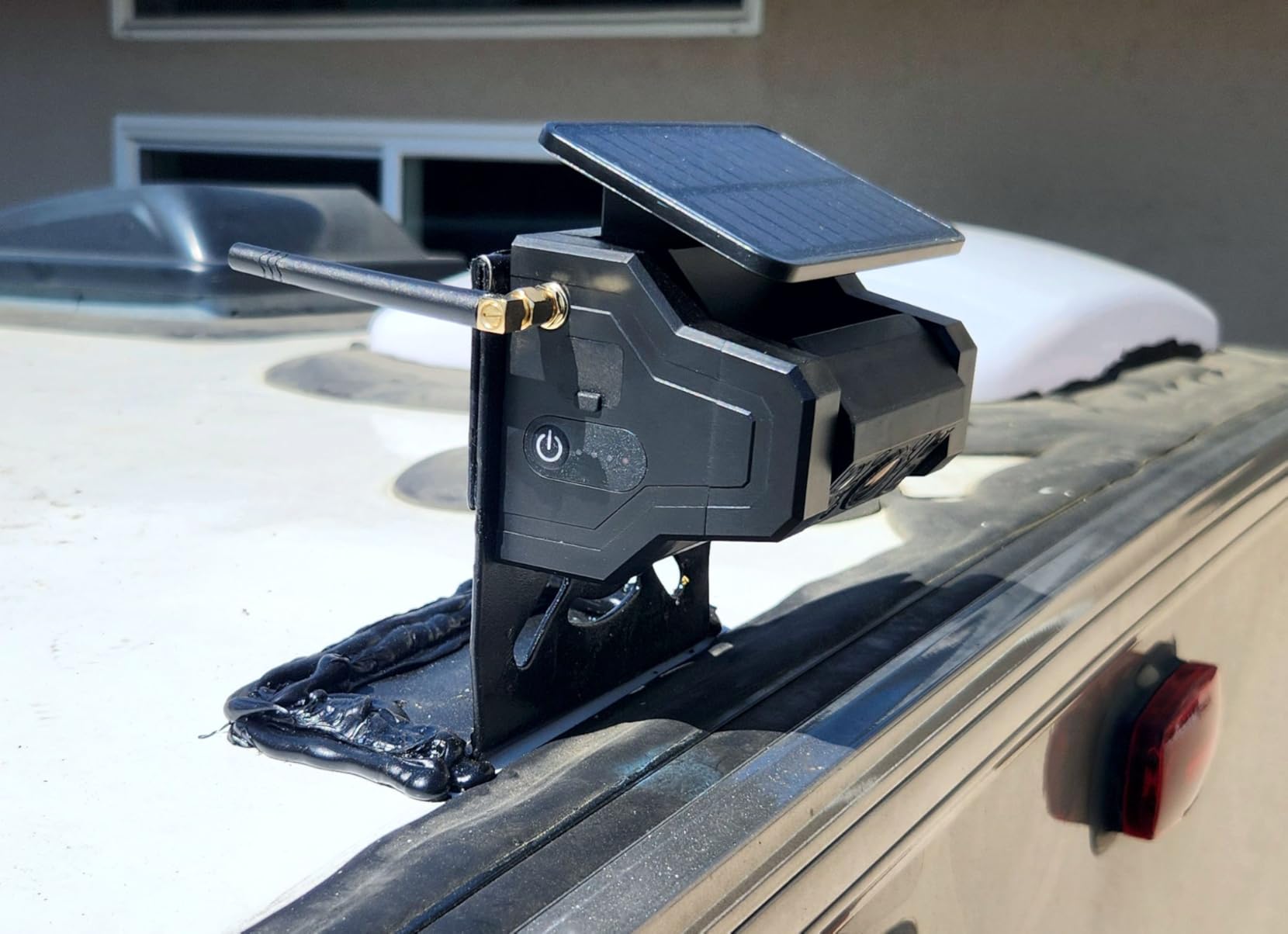Wireless Backup Camera for Towable-RV: Magnetic No Wiring Setup Long Distance Signal for Thor/Forest River Series RVs - 7.3 Inch Recording Monitor HD 1080P Auto Sleep Solar RV Backup Camera customer photo 1