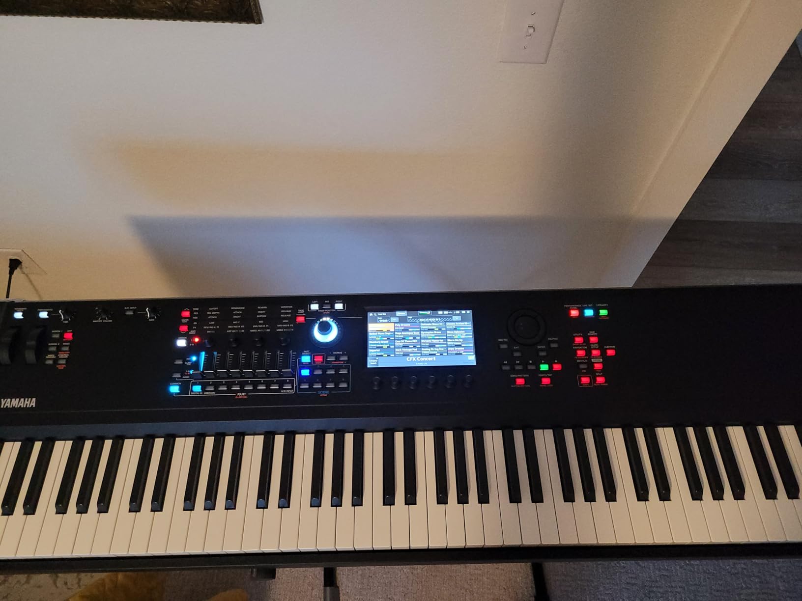 Yamaha 88-Key Music Synthesizer, Graded Hammer Action, Realistic Feel, Performance Focused for Next Generation Sound Exploration, Expressive Control and Optimized Workflow MODX M8 customer photo 2
