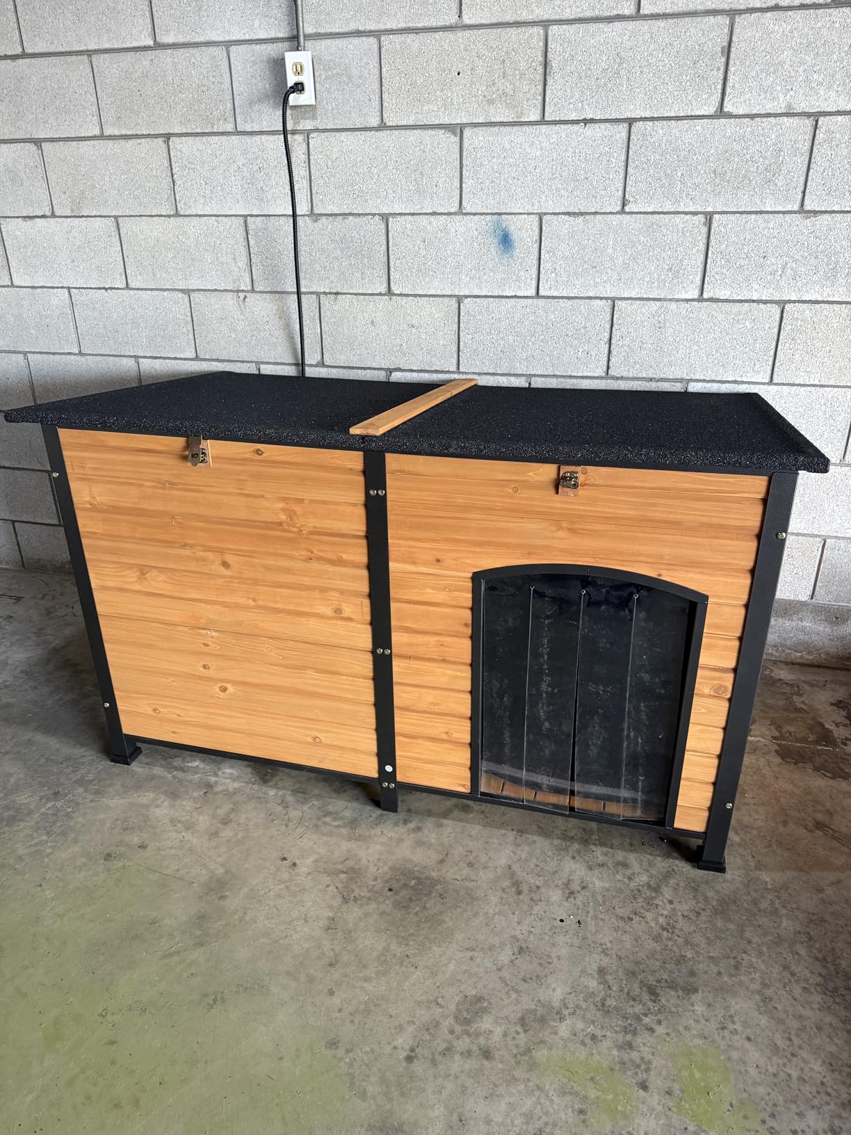 Heated Dog House Outdoor for Extra Large Breed Dogs, Insulated Dog Kennel Outside - Waterproof All-Around Iron Frame Dog Shelter for XL, XXL Big Dog (59.1