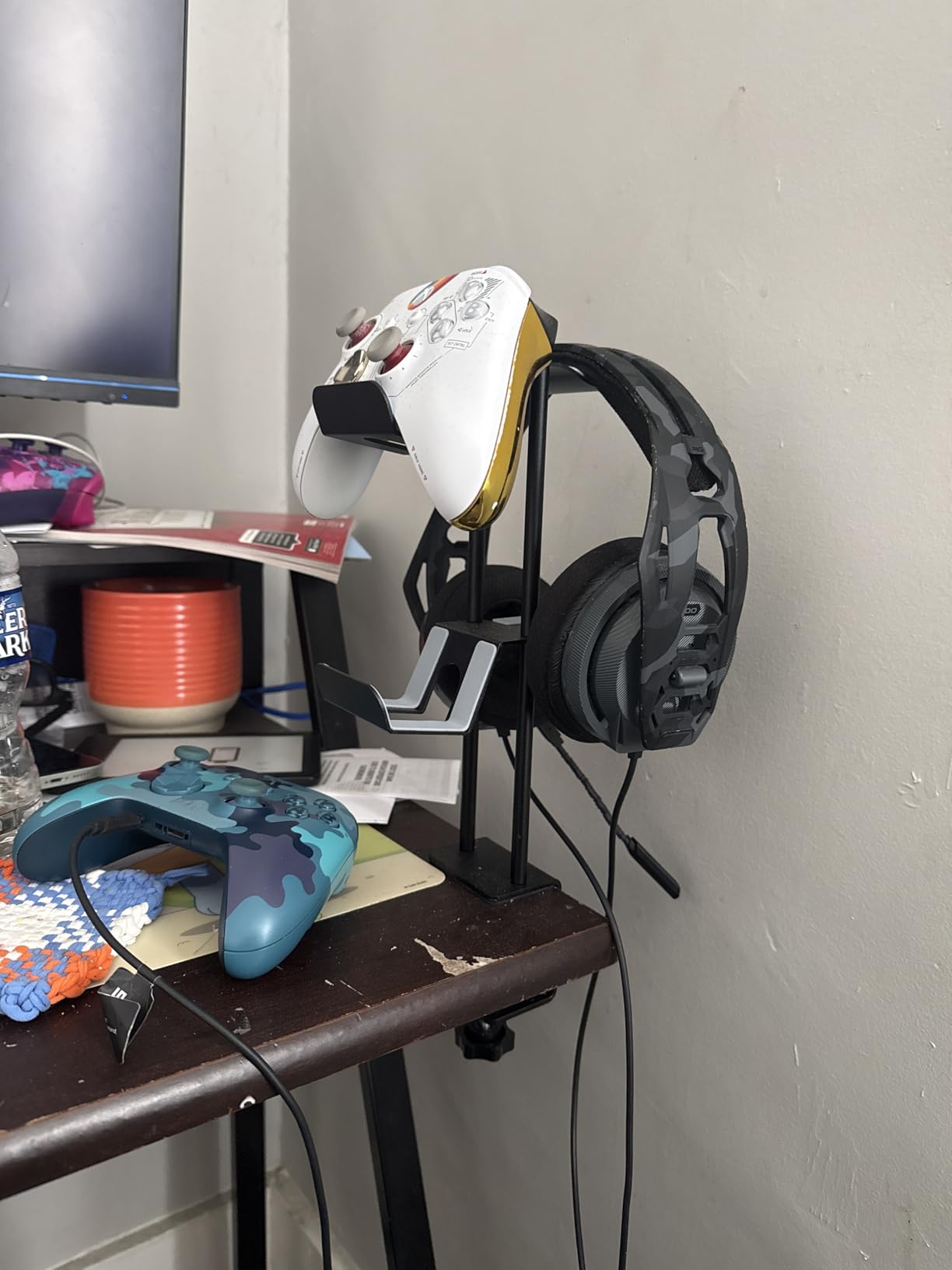Headphone Stand with Controller Holder, Aluminum Under Desk Clamp Headset and Controller Stand - 2 in 1 Headphone Hanger for Desktop PC Gaming Accessories Organizer with PS5 Xbox Series S customer photo 1