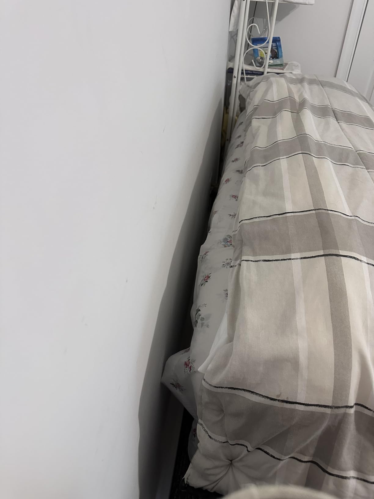 Tami Tami T450 Adjustable Bed Frame Split King (Sync Control as King) with Remote, Adjustable Base with Head&Foot Incline, Zero Gravity, Nightlight, Quiet Motor, Height-Adjustable Legs, Easy Assembly customer photo 1