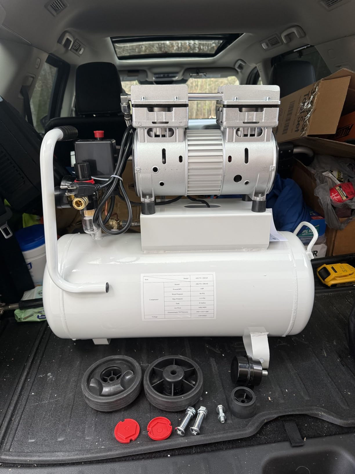 Albott 8 Gallon Air Compressor with Automatic Drain Valve, 1.0 HP Oil-Free Air Compressor Tank with Wheels, 70 dB Noise Level, Fit for Auto Repair, Tire Inflation, Spray Painting customer photo 1