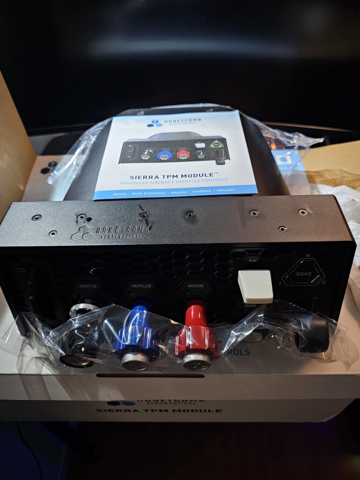 Honeycomb Sierra TPM Module - GA Throttle Quadrant for flight simulation, metal vernier axes, advanced flight controls - trim wheel & parking brake, compatible with MSFS 2024/2020 for PC & Mac customer photo 1