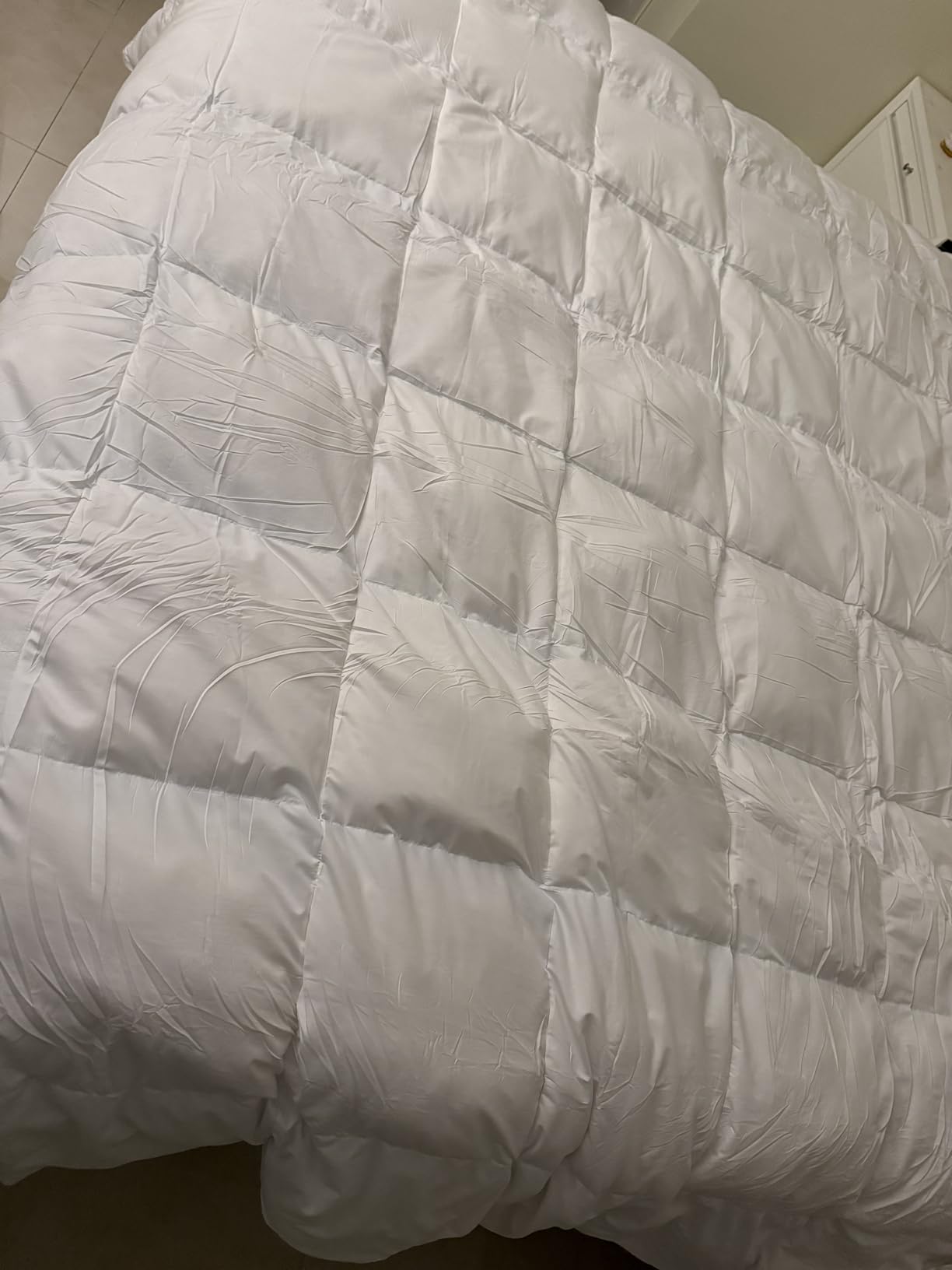 L LOVSOUL Down Comforter Queen Size, 850+ Fill Power Hotel Style Bedding Comforter, 1200TC, Fluffy Ultra Soft All Season White Duvet Insert with 8 Corner Tabs customer photo 2