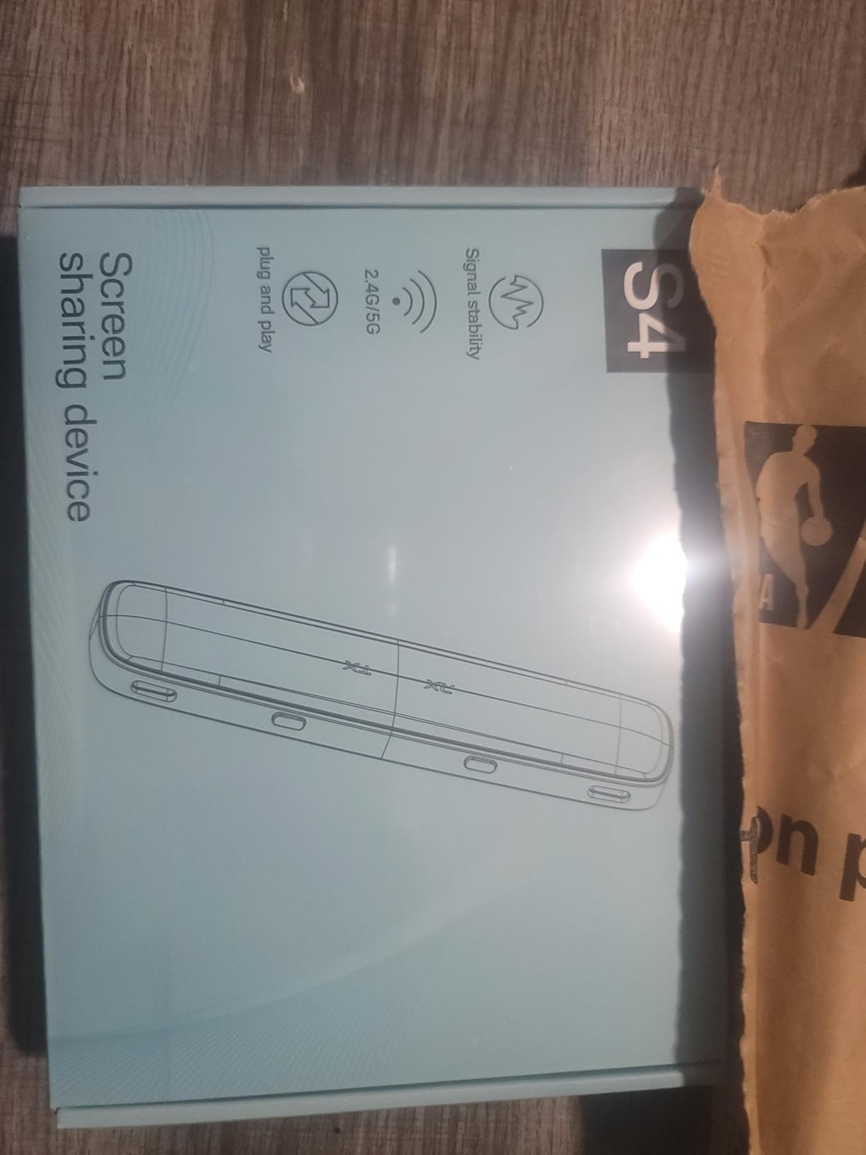 2026Upgrade Wireless HDMI Transmitter and Receiver 328FT/100M, Low-Latency Dual-Band 5.8+2.4G LDS Antenna, 4K Decode 10Bit 1.08 Billion Hues Display Video and Audio to Monitor from PC/Projector/TV Box customer photo 2