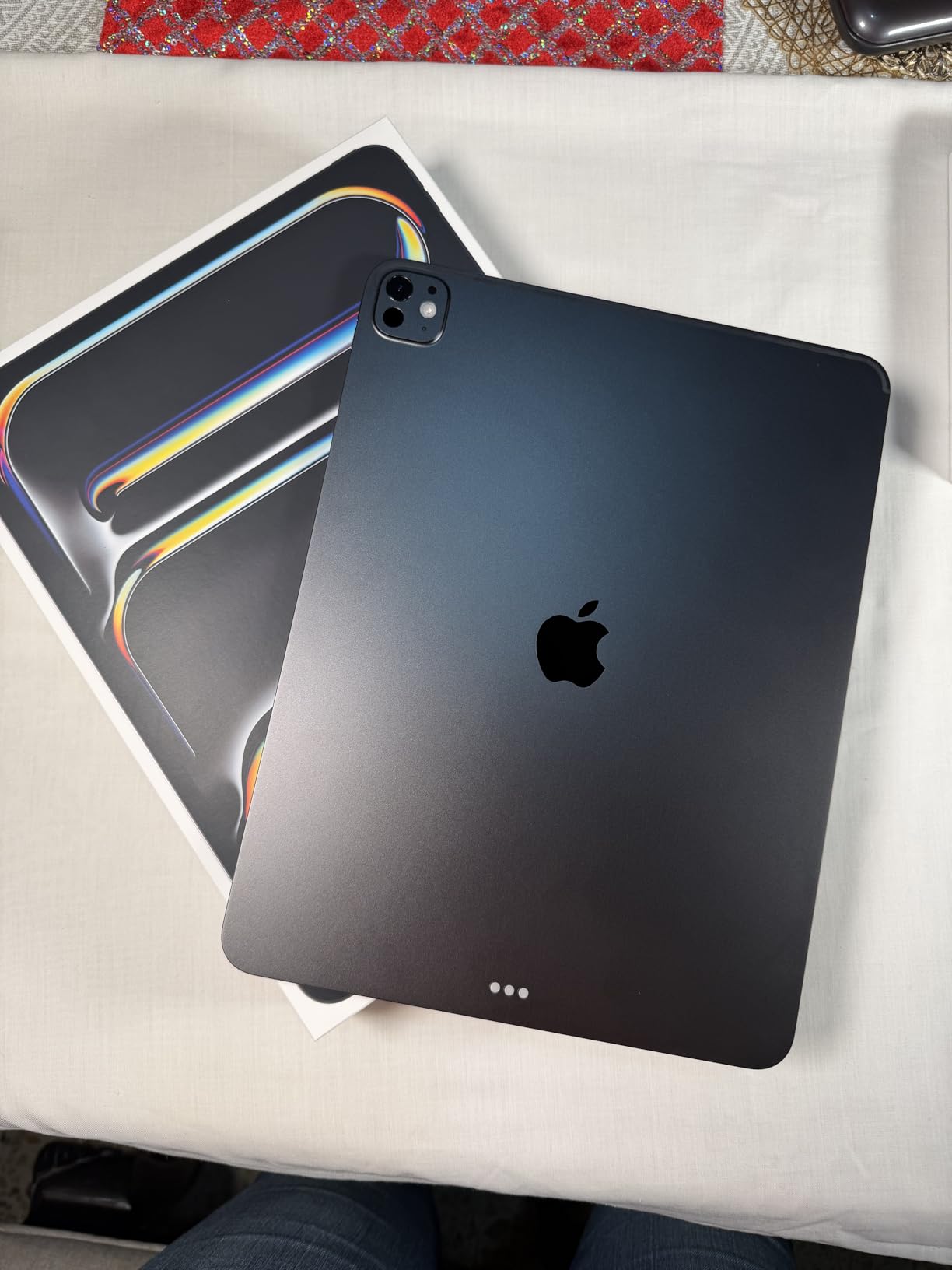 iPad Pro 13-inch (M5) Ultra Retina XDR Display 256GB Landscape 12MP Front Camera/12MP Back Camera LiDAR Scanner Wi-Fi 7 with Apple N1 Face ID All-Day Battery - Space Black customer photo 1