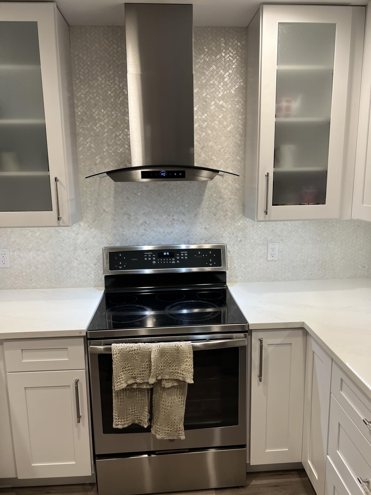 36 inch Range Hood Wall Mount, 1200 CFM with 4-Speed Gesture Sensing & Touch Control, Stainless Steel Ducted Kitchen Stove Vent Hoods with 2 LED Lights, Time Setting, Dishwasher-Safe Baffle Filters customer photo 2