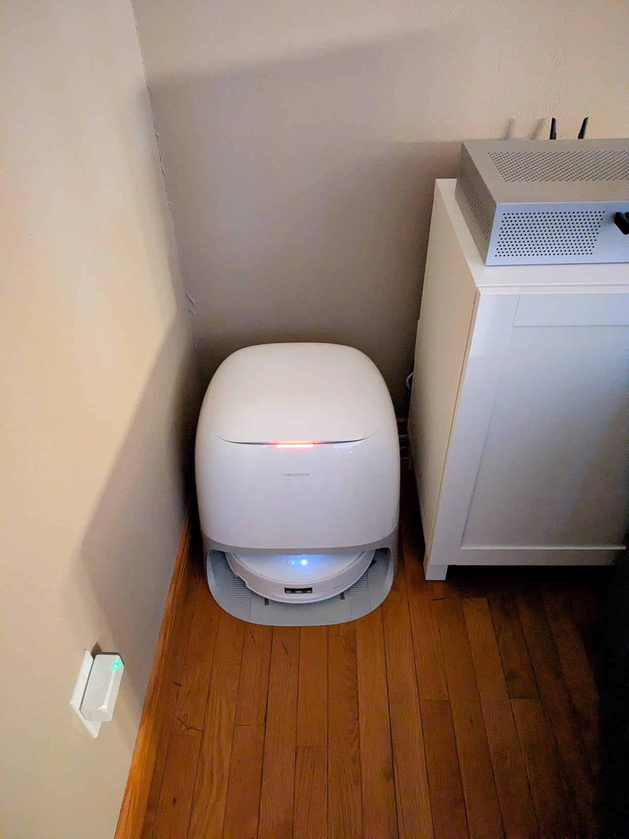 Roborock Qrevo Curv 2 Flow Robot Vacuum and Mop - SpiraFlow Real-Time Self-Cleaning Roller Mop, 20000Pa Suction, Dual Zero-Tangle System, AI Obstacle Avoidance, Heat-Washes & Dries Mop, Carpet Protection customer photo 1