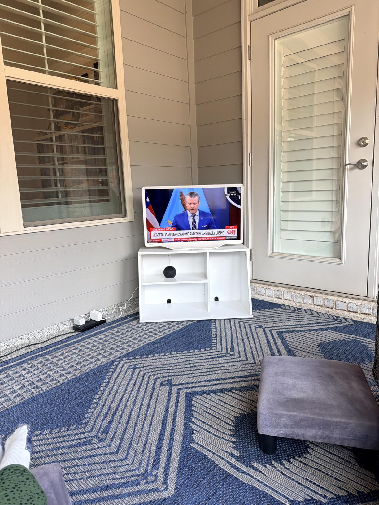 32-Inch S5 DecoTV Series QLED FHD Smart Fire TV (32S5QF, 2025 Model) - Versatile Fit, Hi-QLED Color, Art-Inspired Design, Fluid Central Stand, DTS Virtual: X, Stream Live TV Without Cable customer photo 1