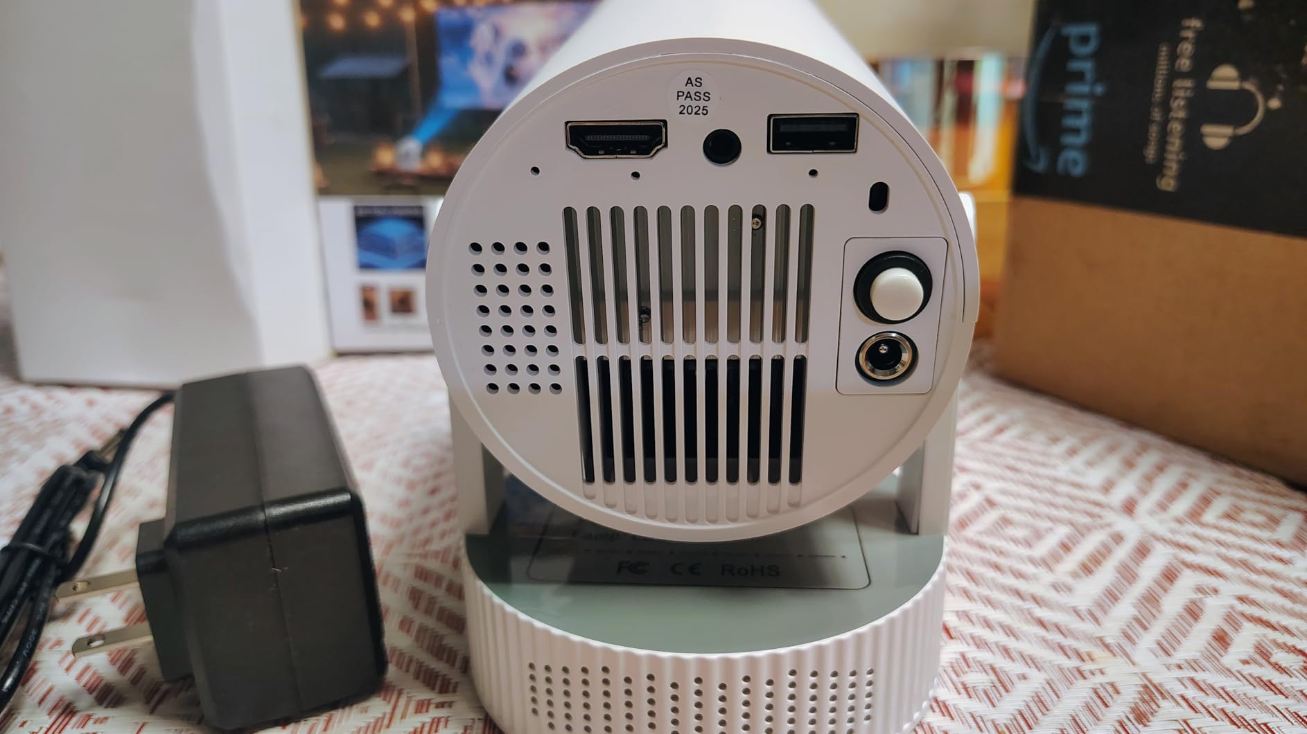 Mini Projector, Projector with Wifi and Bluetooth Built-in Battery 4K Portable Projector for Outdoor Bedroom, Smart Projectors 1080P Compatible with iphone/TV Stick/HDMI/Laptop customer photo 2