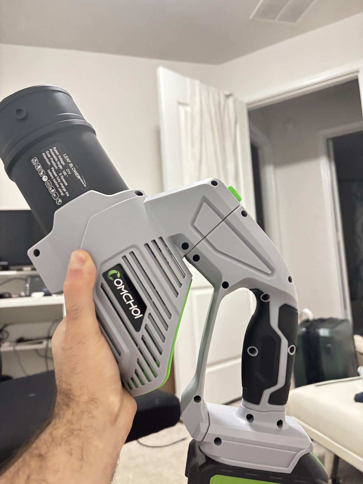 Comchoi Electric Leaf Blower Cordless, 680 CFM 5 Speed Mode, 2 Batteries & Charger, Handheld Leaf Blowers for Lawn Care, Portable Lightweight Grass Blower customer photo 1