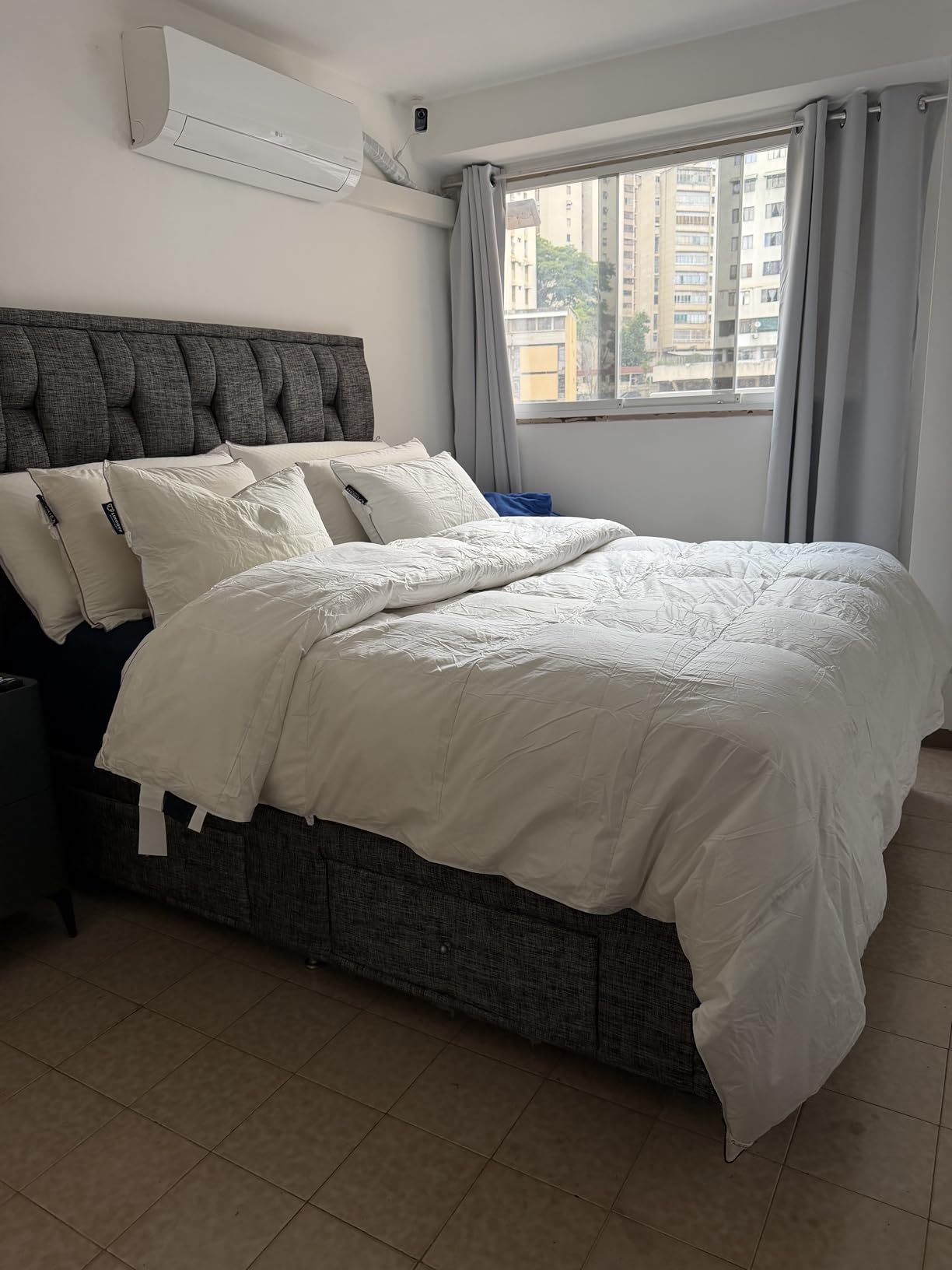 Pacific Coast Premium Goose Down Fiber Comforter Queen Size, 420TC 100% Australian Cotton Shell, All-Season Comforter with Hidden Baffle Box & Double-Stitched Piping (90