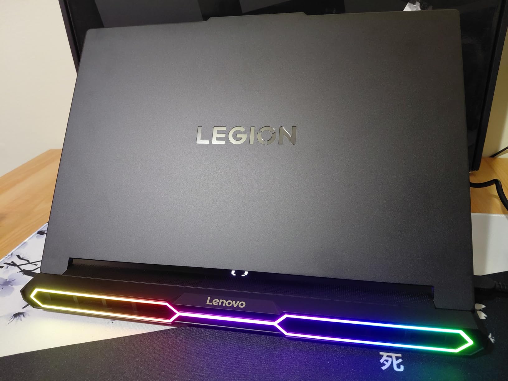 Lenovo Legion Pro 7i - AI-Powered Gaming Laptop - Intel Core Ultra 7 255HX - 16