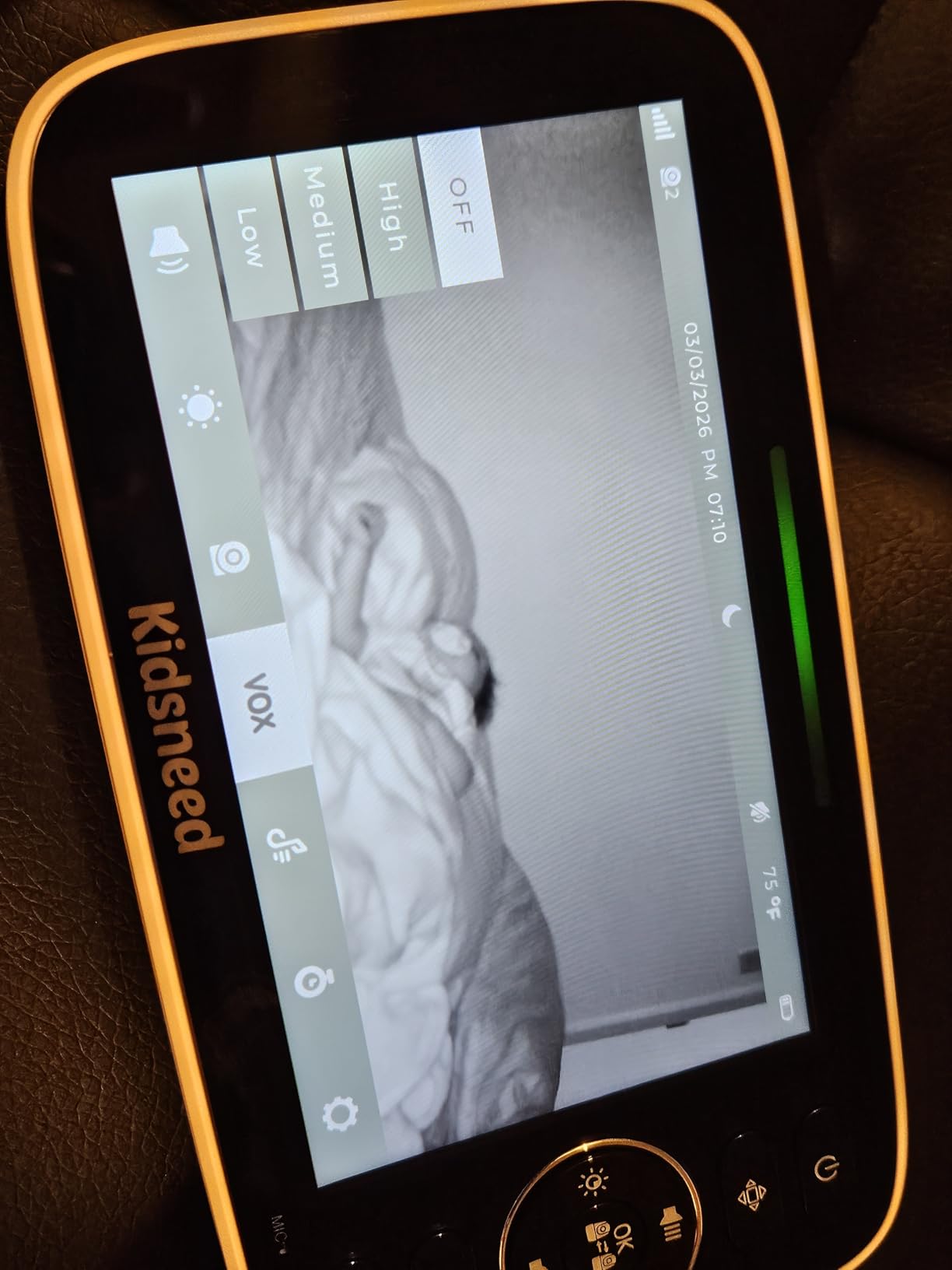 Kidsneed Baby Monitor with Camera and Audio - 5 inch 720P Video Baby Monitor, No WiFi, 48H Battery Life, Night Vision, Two Way Talk, Remote Pan Tilt Zoom, Thermal Monitor, 1000 ft Range customer photo 1