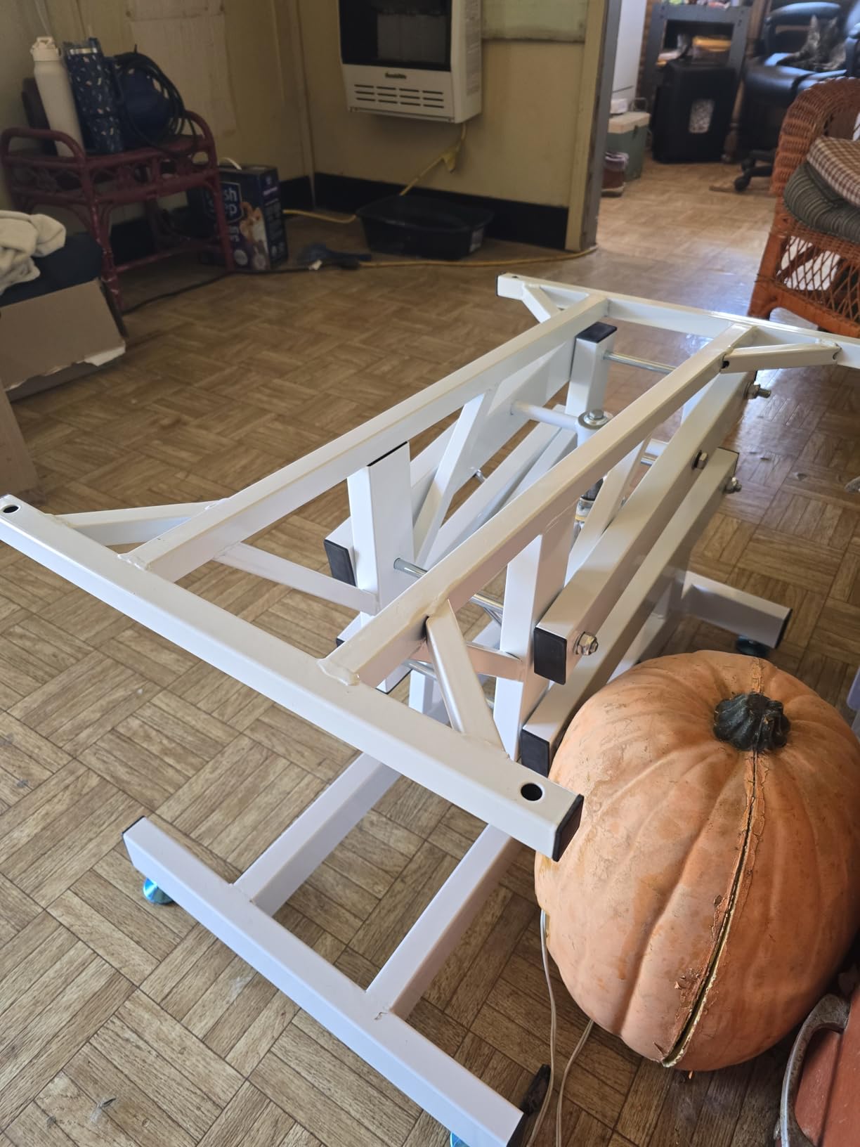 Hydraulic Dog Pet Grooming Table, 42 Inch Heavy Duty Professional Pet Grooming Station 21'' -36'' Height Adjustable for Large Dog at Home with Adjustable Overhead Arm, Clamp and Grooming Noose, Purple customer photo 1