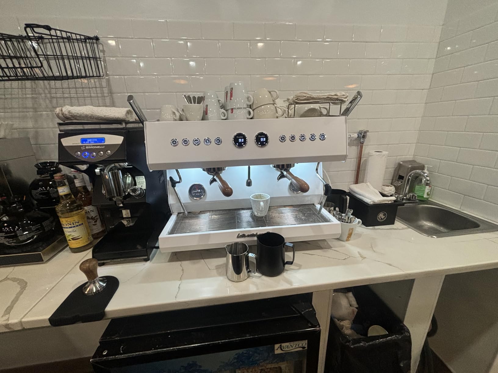 Commercial 2-Group Volumetric Espresso Machine for Restaurant and Café Use, Stainless Steel and Copper Construction, 220V, Dark Gray customer photo 1