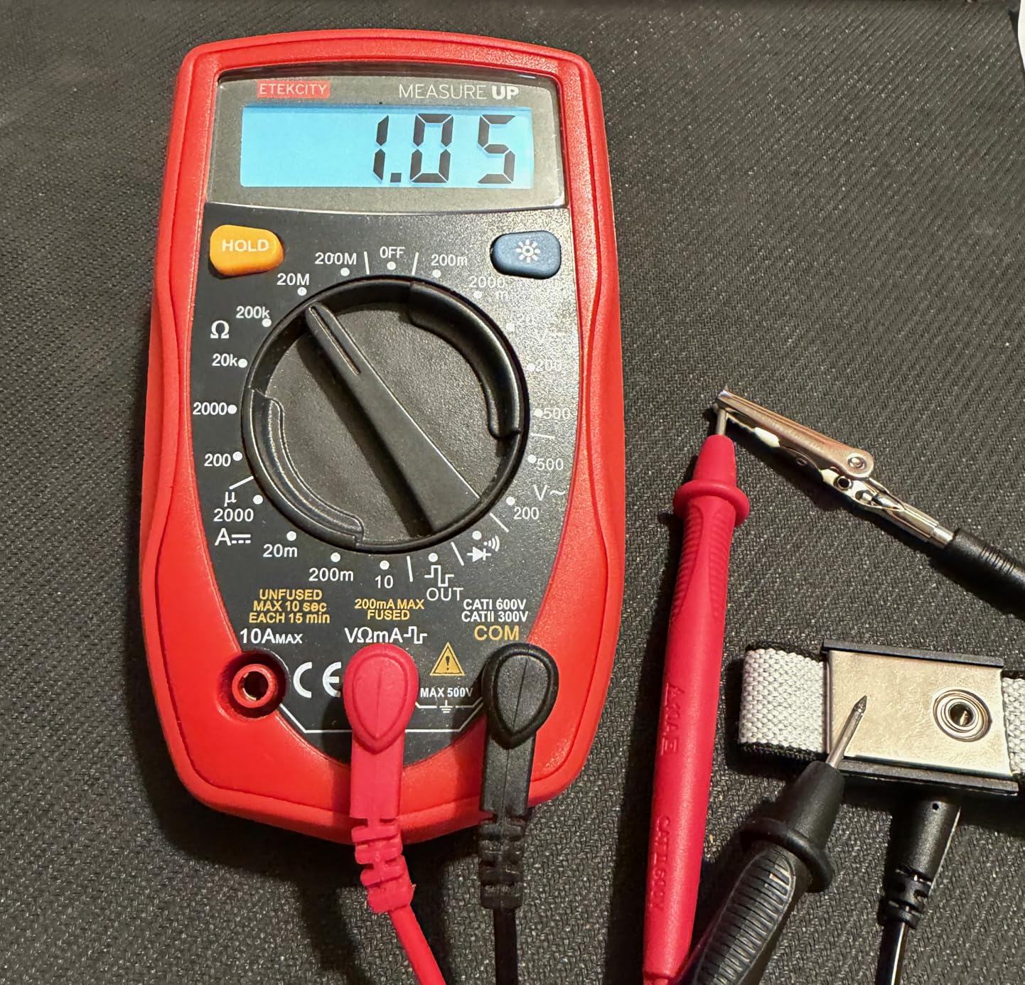 Anti Static Wrist Strap, Adjustable ESD Wrist Strap with Alligator Clip, Grounding Bracelet with Extra Long Cord for PC Building Electronics Repair & Treadmill Static Protection customer photo 1