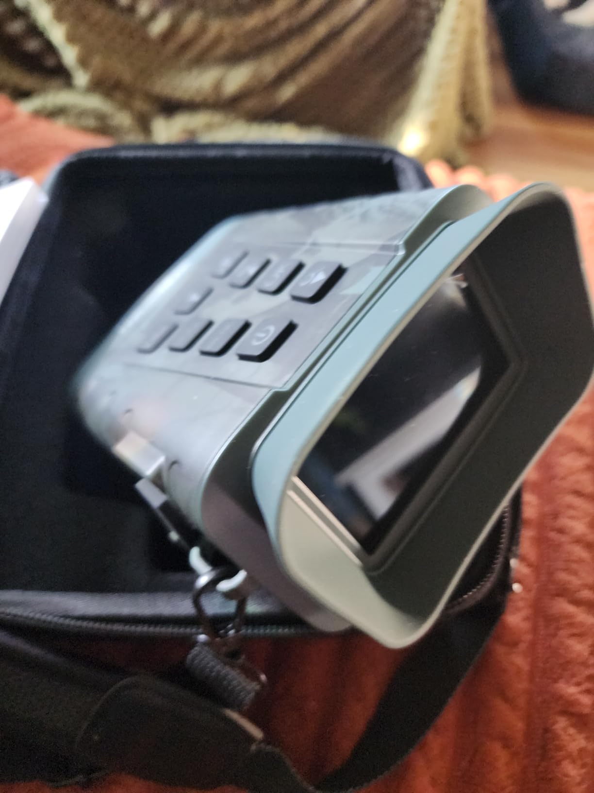 Night Vision Goggles with Rangefinder - 4K Video, 18X Zoom Night Vision Binoculars, 5000mAh Rechargeable, 64GB Card, 1200yd Rangefinder & 1968ft Night Vision - for Security, Wildlife Observation customer photo 1