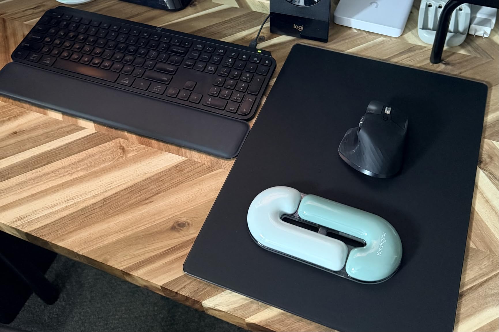 Tempered Glass Gaming Mouse Pad Large (15.7x11.8) - Fast Speed Surface Glass Mousepad for Esports & Office, Smooth Glide, Durable Hard Mat with Anti-Slip Base，Black customer photo 1