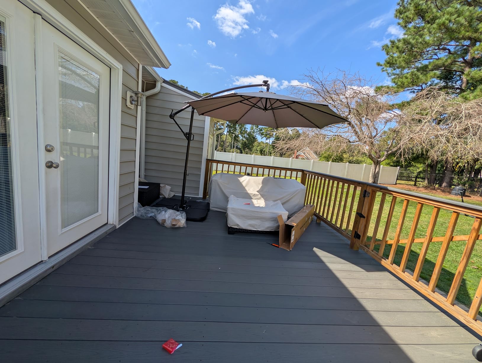 HOMSHADE 10FT Cantilever Offset Patio Umbrella with Light and Base, Solar Led Lighted Outdoor Offset Hanging Market Umbrella UPF50+ for Pool, Deck, Garden, Patio customer photo 2