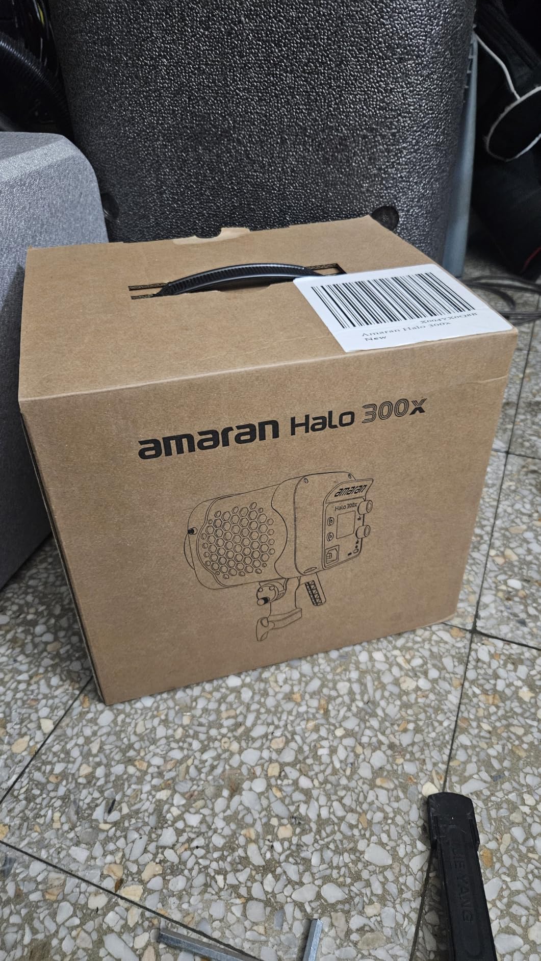 Amaran Halo 200x Bi-Color COB LED Video Light 200W 2700K-6500K Continuous Output Lighting NFC App DMX Control Bowens Mount for Studio Photography Video Recording Livestream customer photo 1