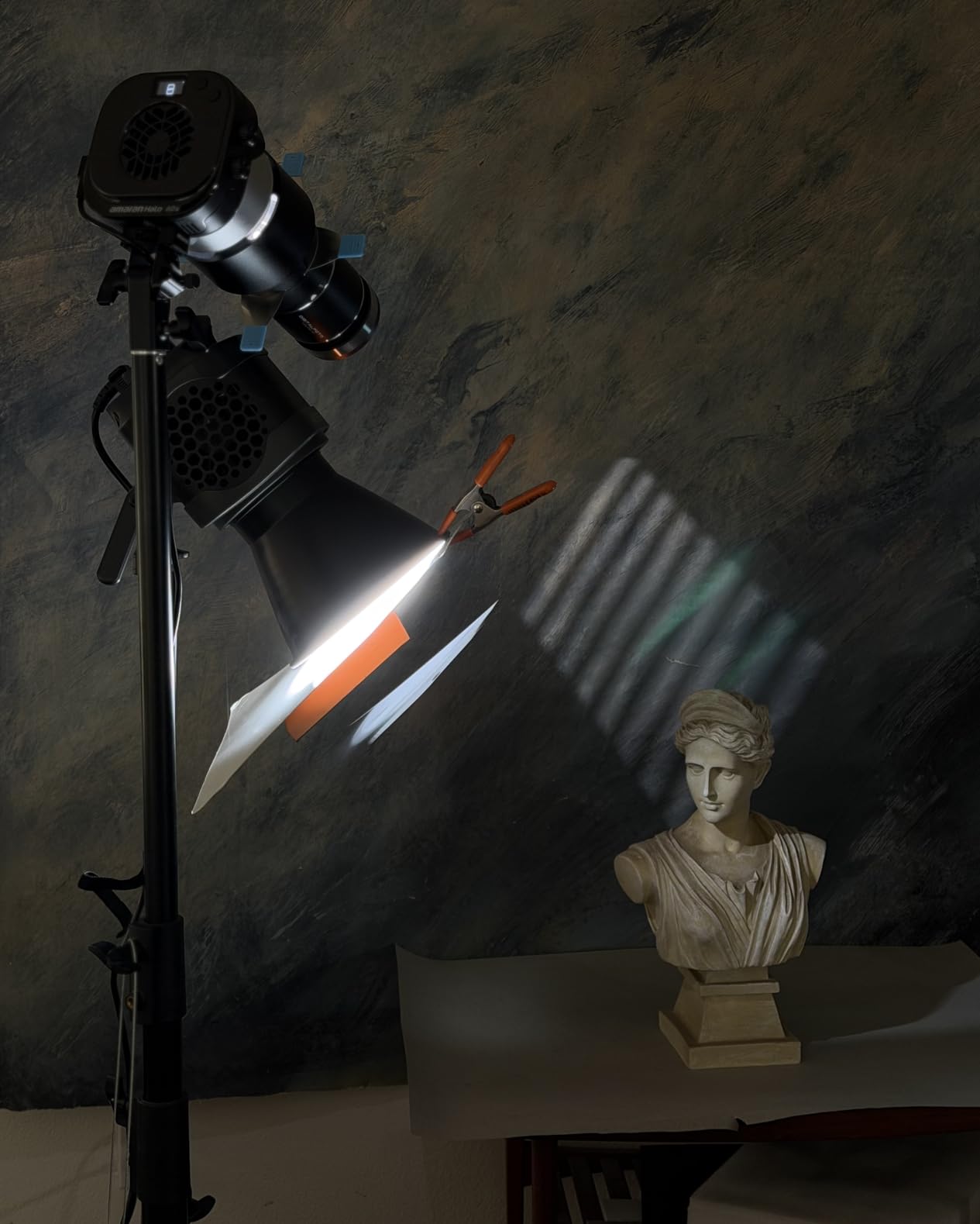 Amaran Halo 200x Bi-Color COB LED Video Light 200W 2700K-6500K Continuous Output Lighting NFC App DMX Control Bowens Mount for Studio Photography Video Recording Livestream customer photo 2