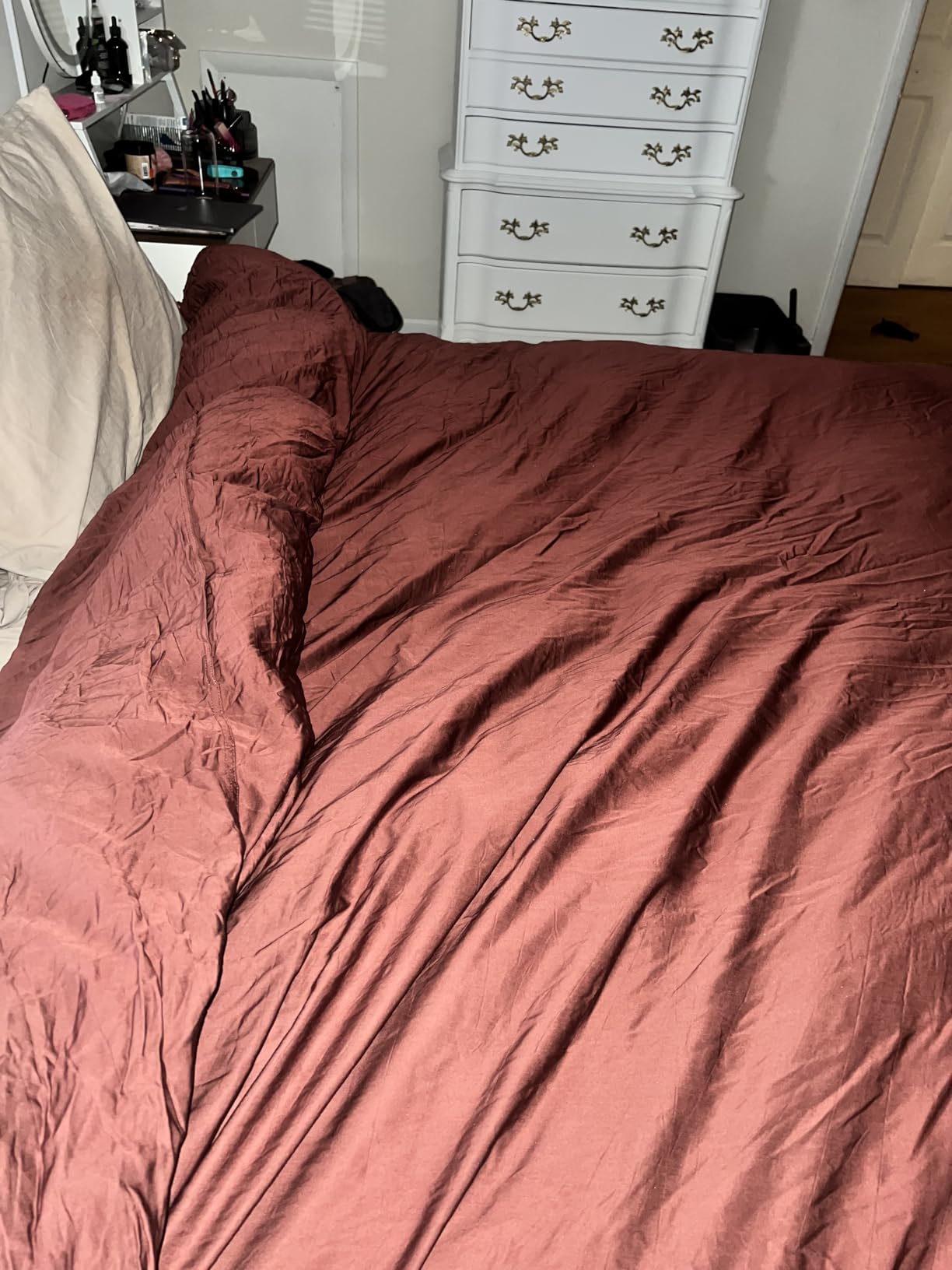 WhatsBedding White Queen Size Feather Down Fiber Comforter, Filled with Feather and Down Fiber, All Season Fluffy Ultra Soft 100% Cotton Duvet Insert, Luxury Hotel Bedding Style Comforter, 90