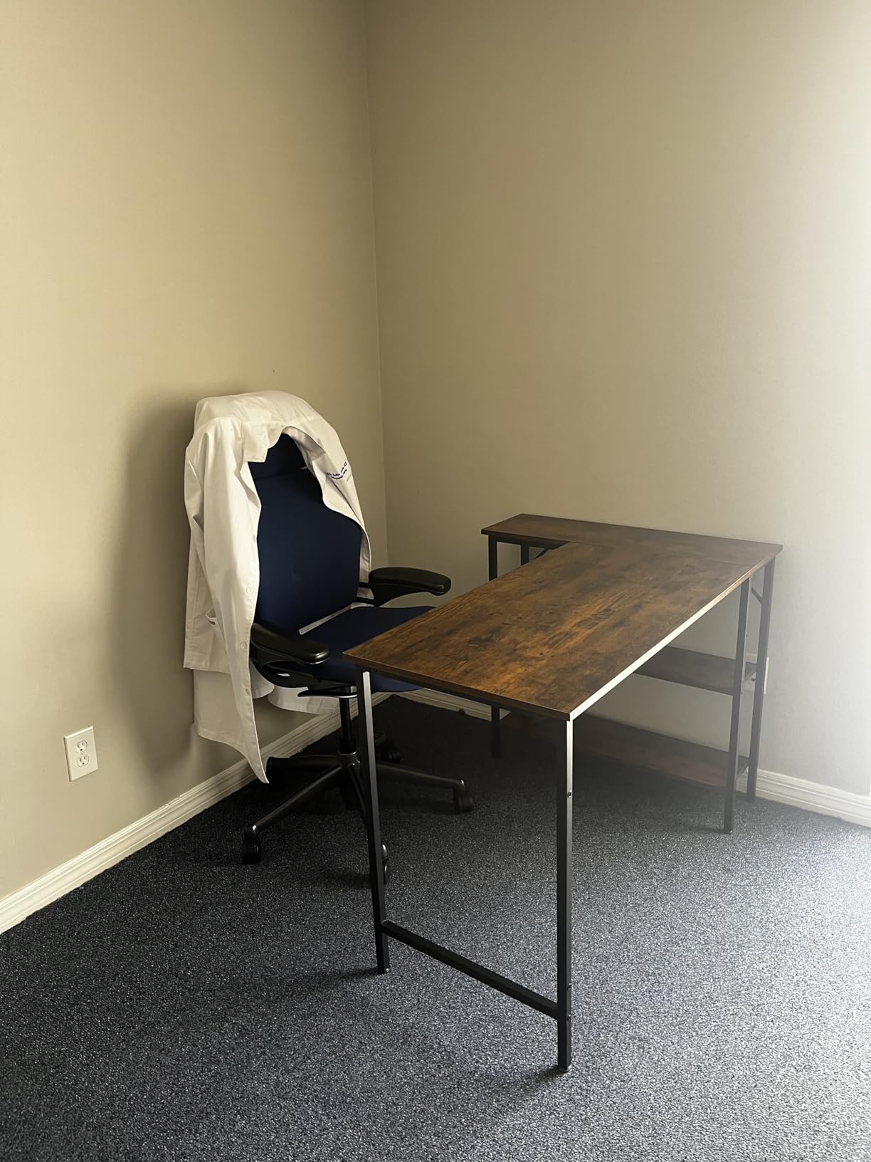 DUMOS L Shaped Desk 47 Inch Computer Desk Gaming Furniture Corner Desks Home Office PC Table with Reversible Storage Shelves for Writing Working Study Bedroom Dorm, Black customer photo 1