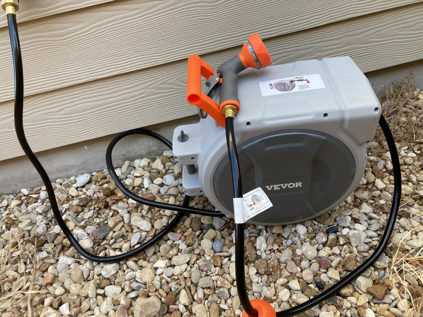 VEVOR Retractable Garden Hose Reel, 1/2 in x 50 ft, Wall Mounted Hose Reel with 9-Function Sprayer Nozzle and 180° Swivel Bracket, Any Length Lock, Automatic Slow Rewind System, for Garden Watering customer photo 2