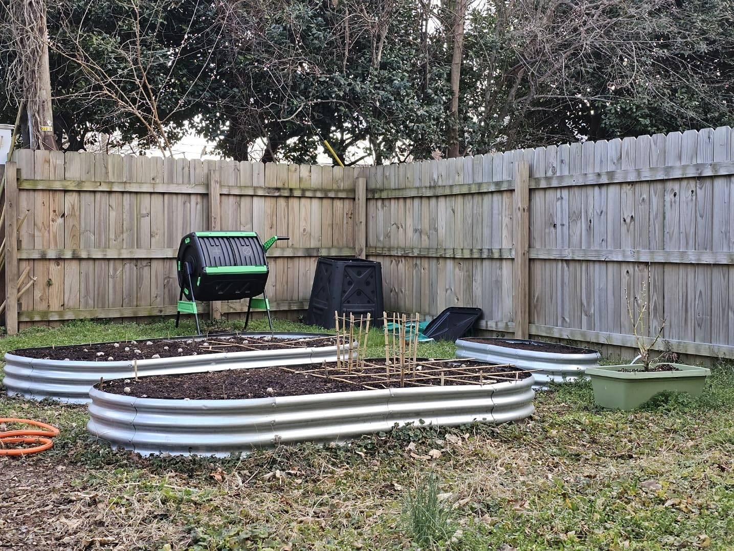 Outsunny Compost Bin Outdoor, 53 Gal Dual Chamber Compost Tumbler with 8 Adjustable Vents, BPA Free Rotating Tumbling Composter with 2 Sliding Doors and Metal Frame for Kitchen, Garden, Yard, Green customer photo 1