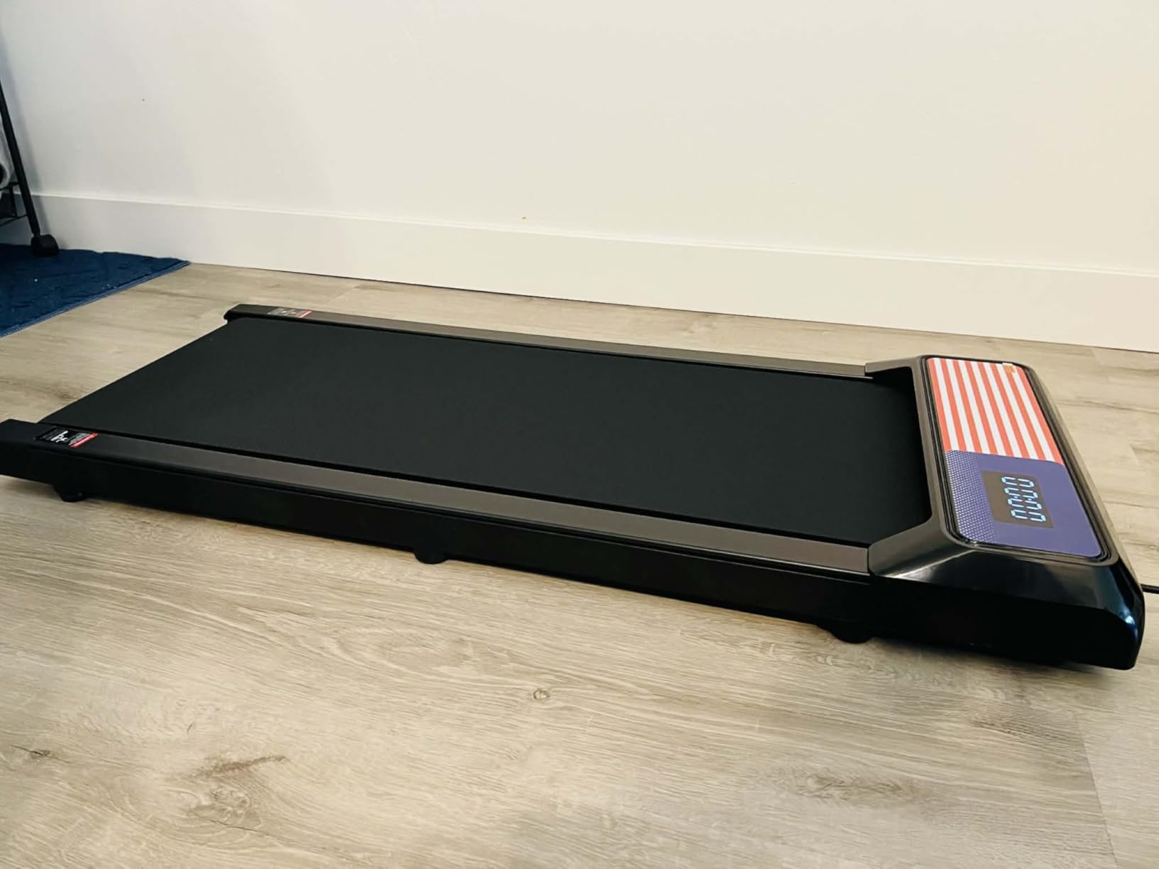 Walking Pad Treadmill with 5% Incline, Under Desk Treadmill for Home Office, 2.5HP Quiet Portable Walking Pad, 265 lbs Capacity customer photo 1