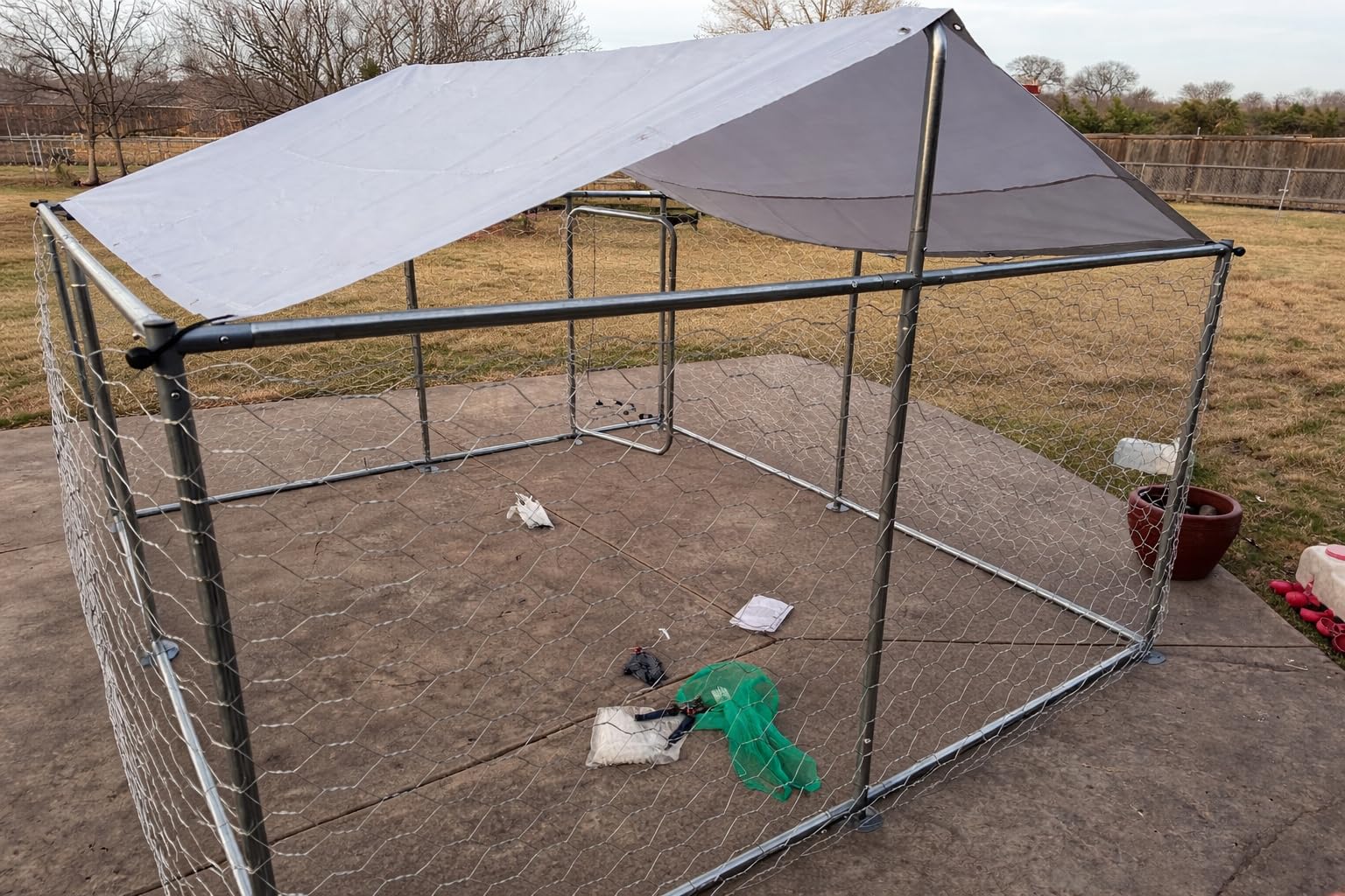 10'x10' Large Outdoor Dog Kennel Outside with Roof, Heavy Duty Dog Enclosure with Security Lock and Removable Waterproof Cover, Galvanized Wire Mesh Dog Cage for Large Dogs customer photo 1