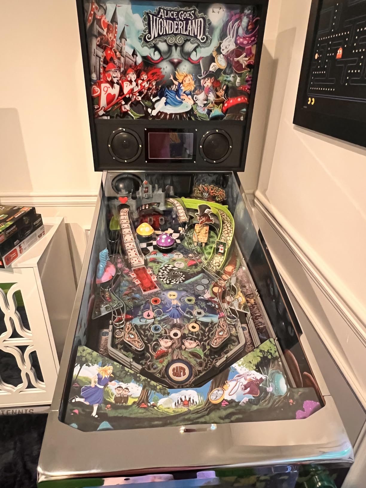 Alice Goes to Wonderland Pinball Machine with LED Lighting customer photo 1