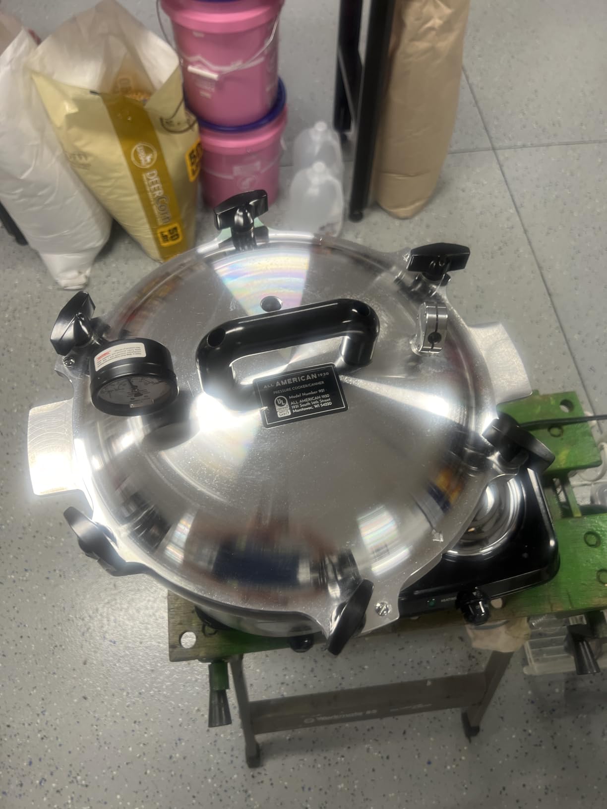 All American 1930: 21.5qt Pressure Cooker/Canner (The 921) - Exclusive Metal-to-Metal Sealing System - Easy to Open & Close - Suitable for Gas, Electric, or Flat Top Stoves - Made in the USA customer photo 2