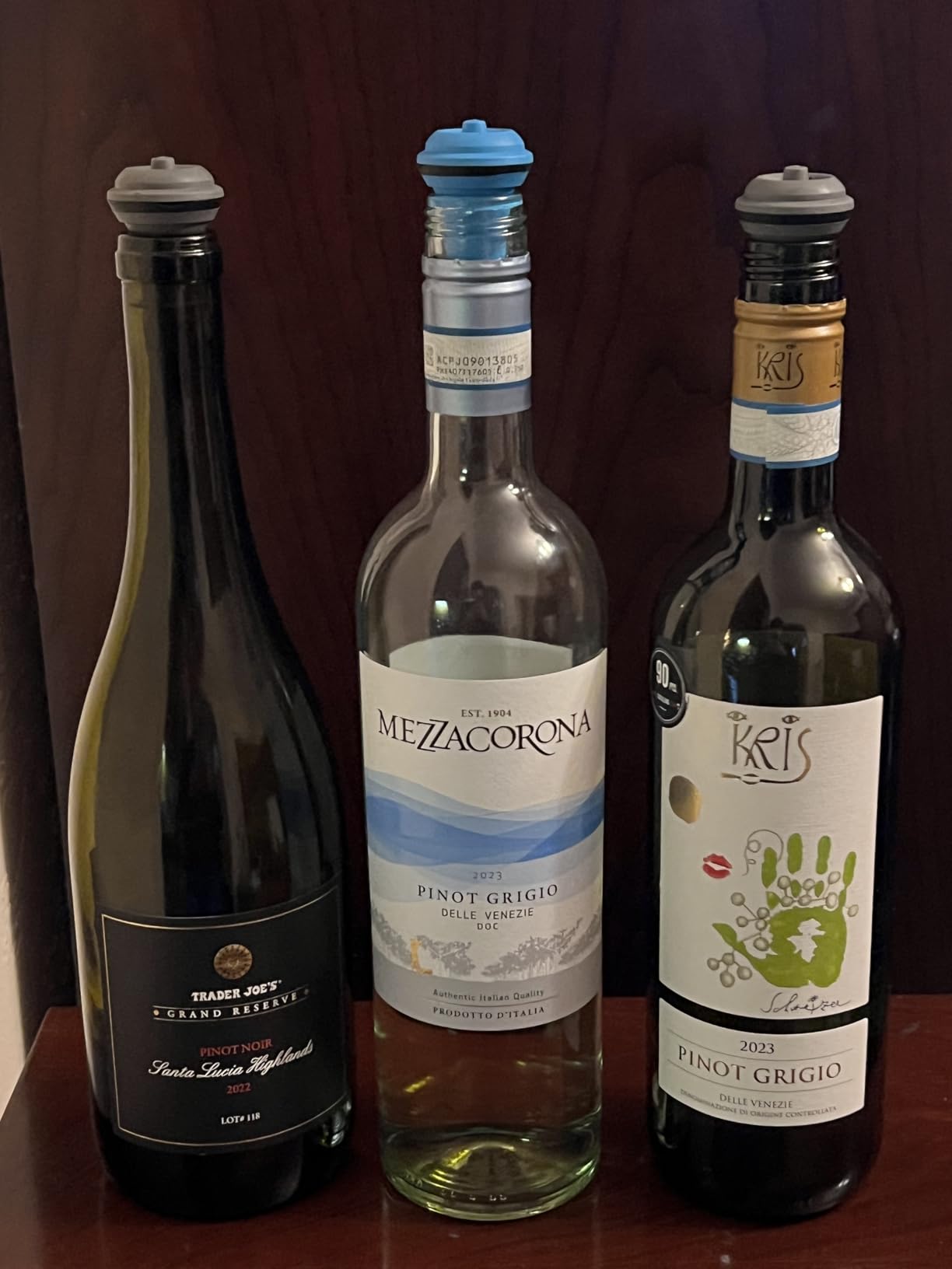 Vacu Vin Wine Saver Concerto with 4 Vacuum Stoppers - Premium Wine Preserver Pump - Airtight Seal Keeps Wine Fresh Longer - Click Indicator - Manual Pump - Black Wine Saver Set customer photo 1