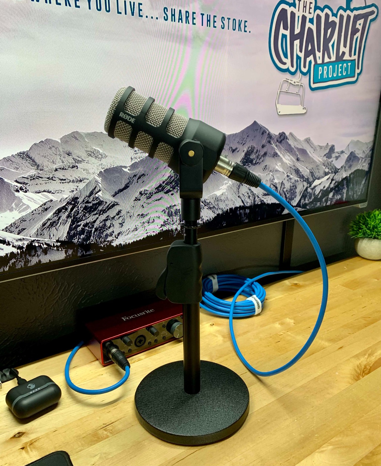On-Stage DS7200QRB Quick-Release Adjustable Desktop Microphone Stand customer photo 1