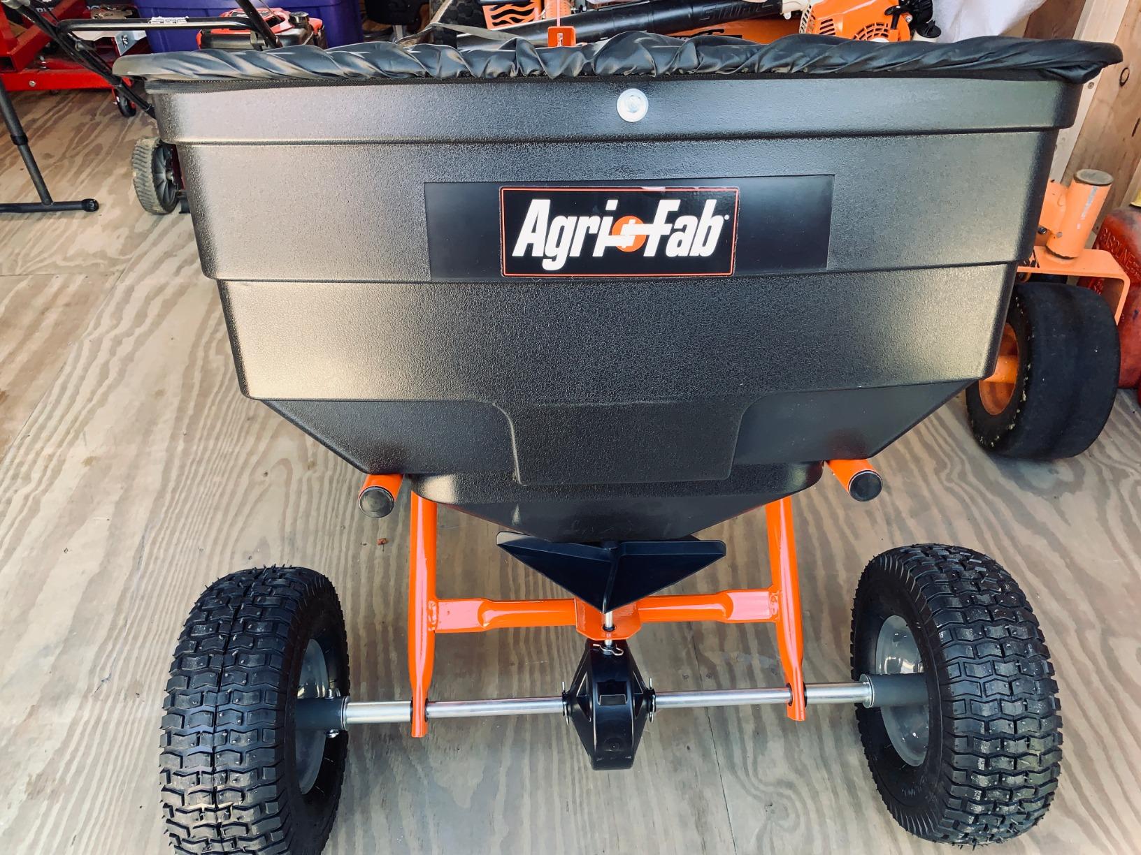 Agri-Fab 45-0329 185 lb. Tow-Behind ATV/UTV Broadcast Lawn Spreader for Seed, Fertilizer, Salt, Ice Melt; Easy to use Flow Control customer photo 1