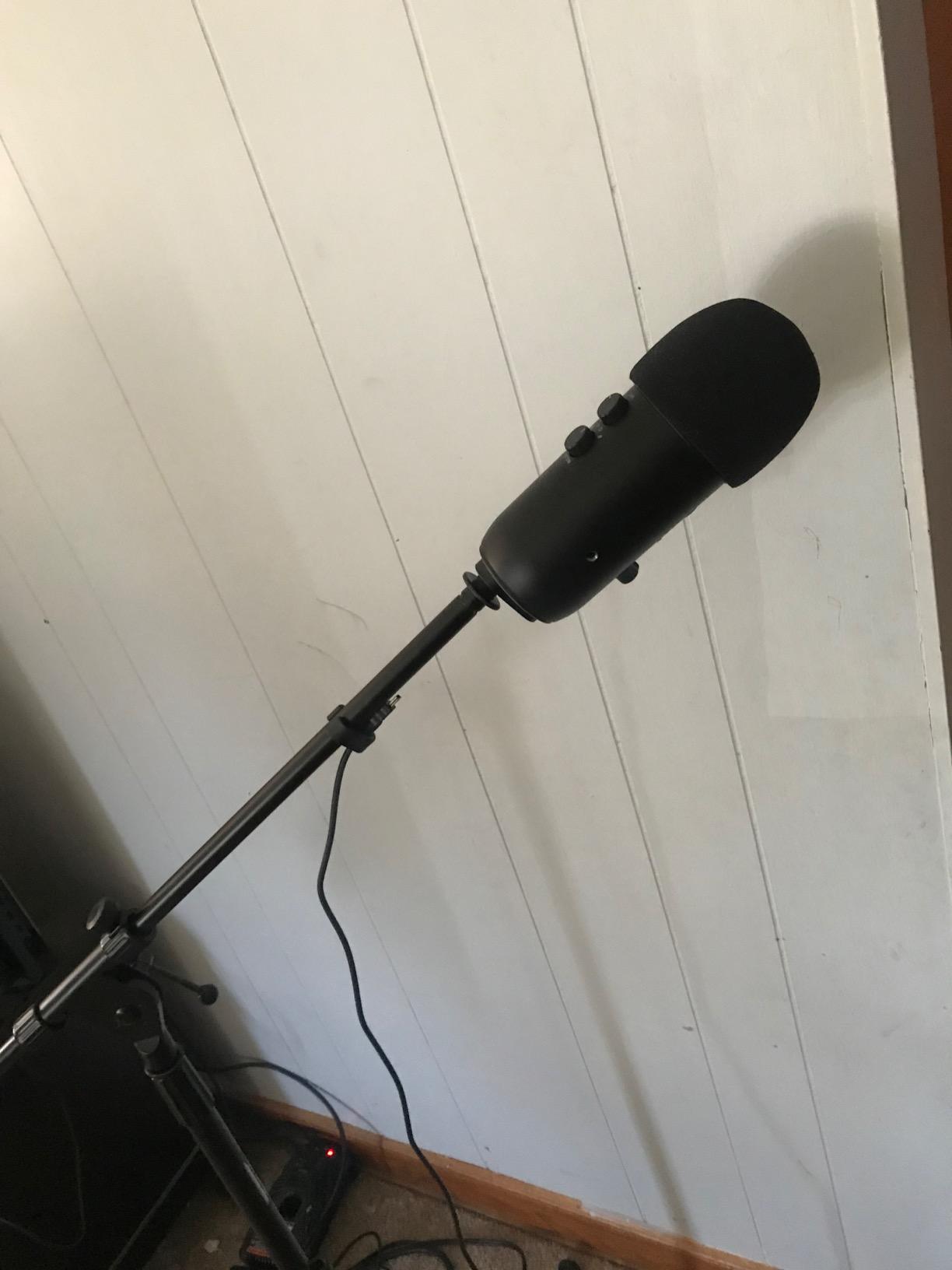 On-Stage MS7701B Euro Boom Mic Stand (For Vocal and Instrument Microphones customer photo 1