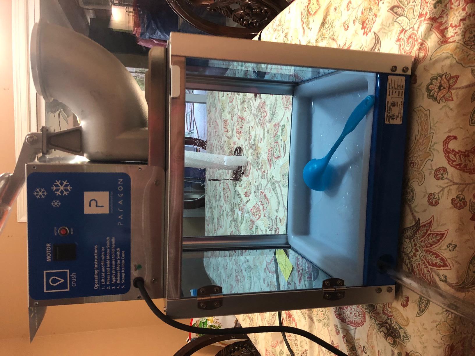 Paragon Arctic Blast SNO Cone Machine for Professional Concessionaires, 1/3 HP 792 Watts customer photo 2