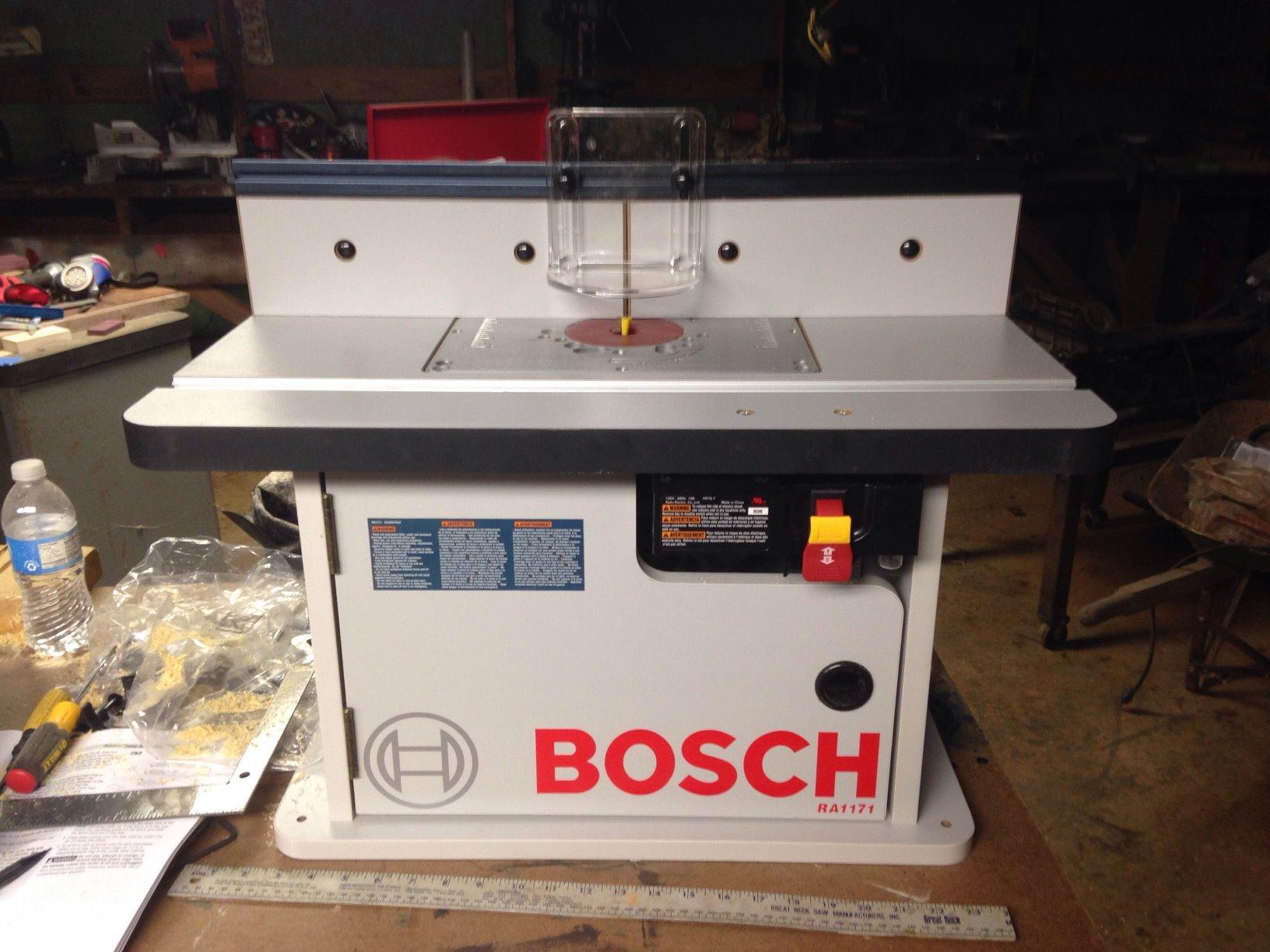 BOSCH RA1171 Benchtop Laminated MDF Top Cabinet Style Router Table customer photo 2