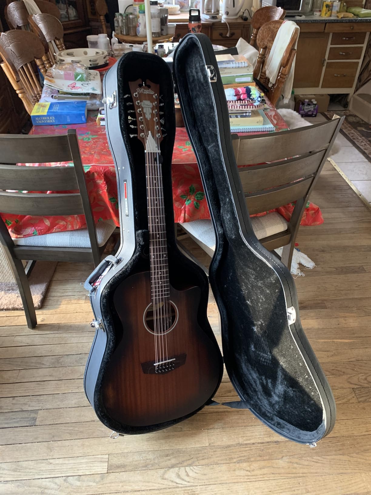 Gator Cases Traditonal Series Hard-Shell Wood Case for 6 or 12-String Dreadnought Style Acoustic Guitars, (GWE-DREAD 12) customer photo 1