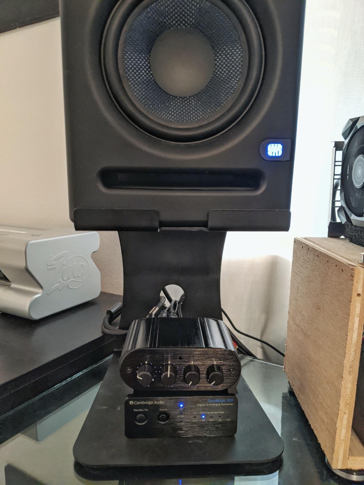 ART HeadAMP4 Eight Output Stereo Headphone Amplifier customer photo 1