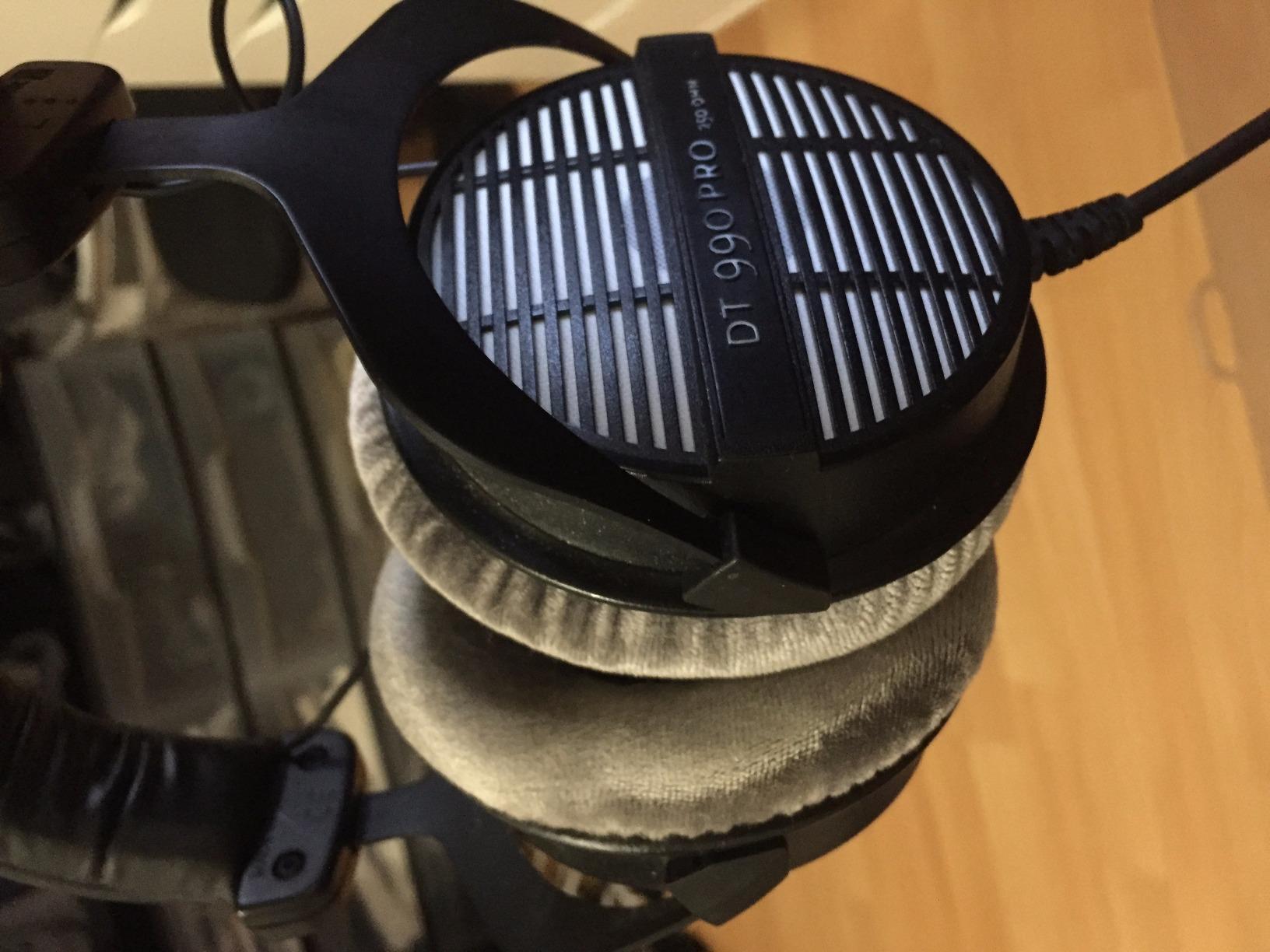 beyerdynamic DT 990 Pro 250 ohm Over-Ear Studio Headphones customer photo 2