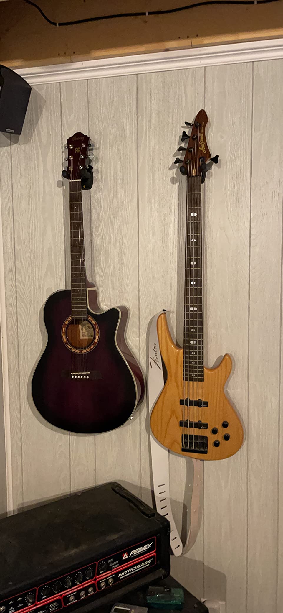 König & Meyer 16240.000.55 Guitar Wall Mount Hanger | Creative Display and Storage | Patented Flexible Hook/Clamp | German Made customer photo 2