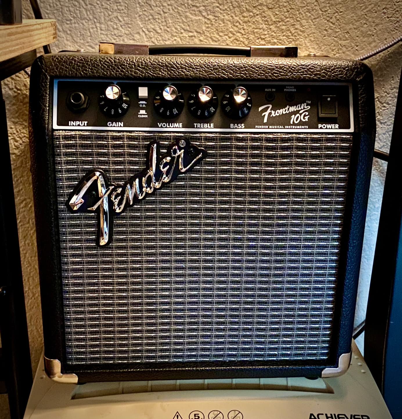 Fender Frontman 10G Guitar Amp, 10 Watts, with 2-Year Warranty, 6 Inch Fender Special Design Speaker customer photo 1