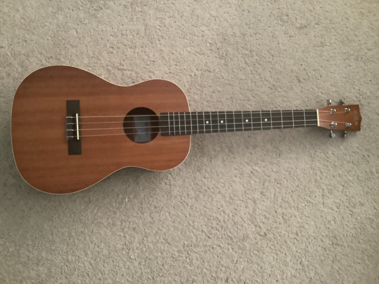 Kala KA-B Mahogany Baritone Ukulele customer photo 2